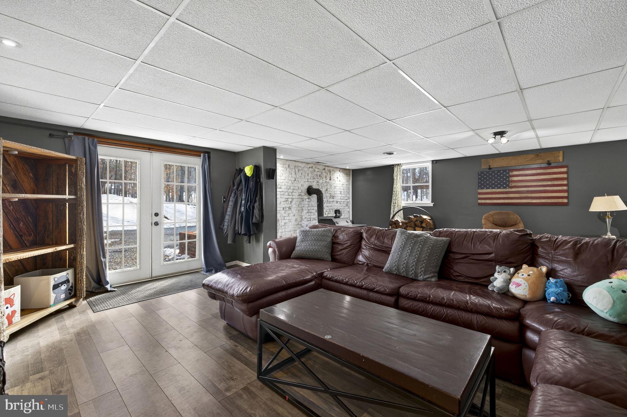 SHIRLEY FARMS - Residential