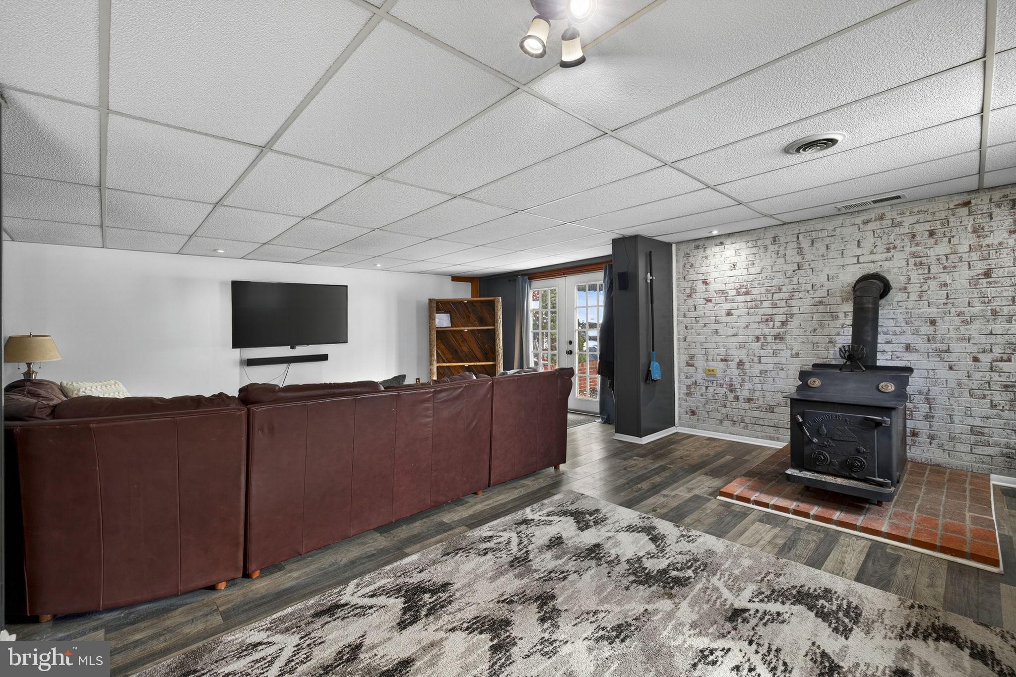 SHIRLEY FARMS - Residential