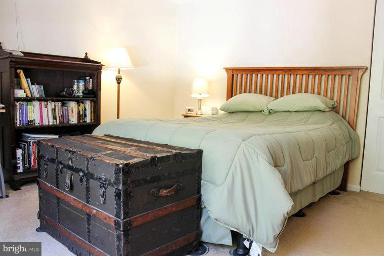 HUNTING QUARTERS - Residential