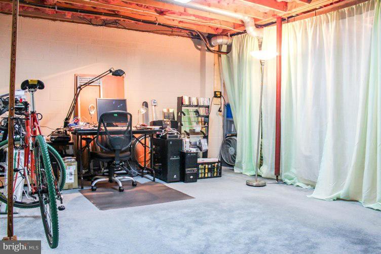 HUNTING QUARTERS - Residential