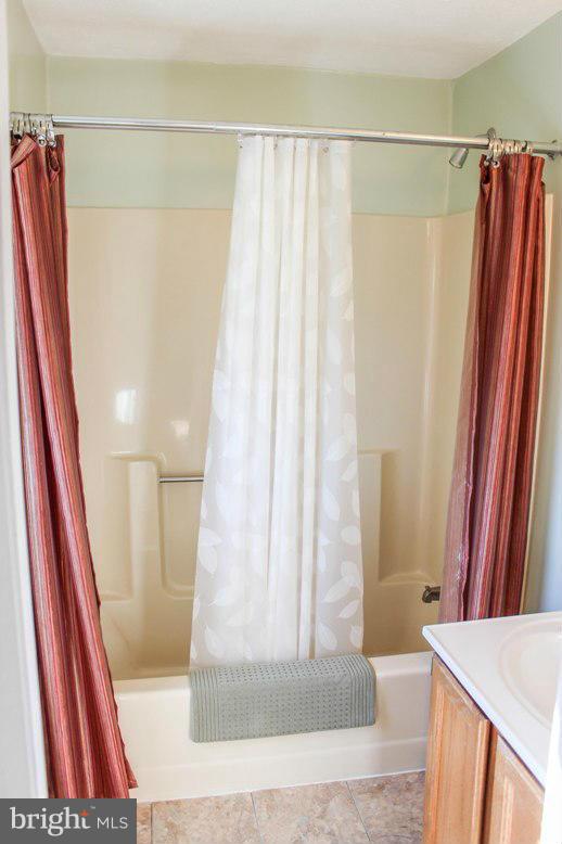 HUNTING QUARTERS - Residential