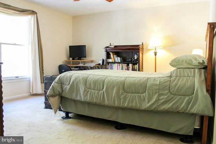 HUNTING QUARTERS - Residential