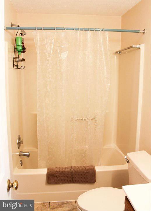 HUNTING QUARTERS - Residential