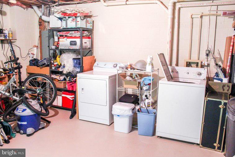 HUNTING QUARTERS - Residential