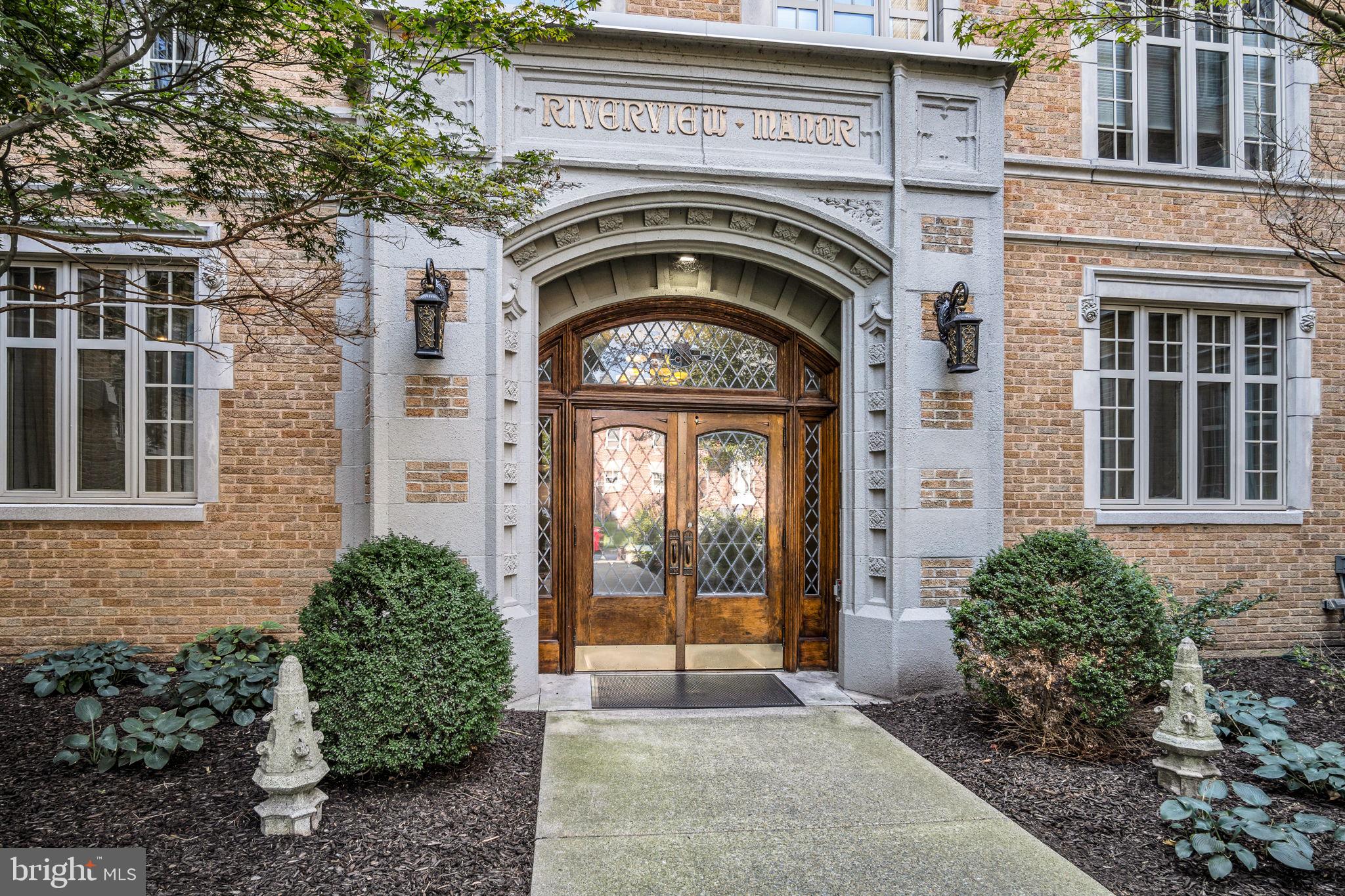 RIVERVIEW MANOR - Residential