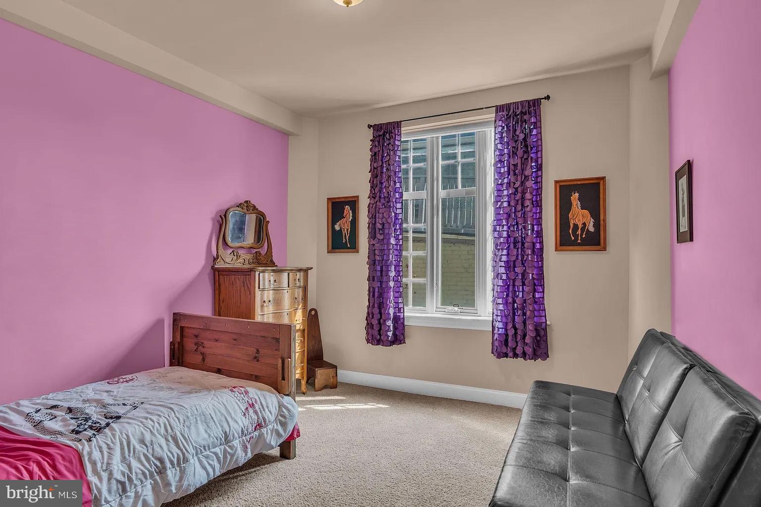 RIVERVIEW MANOR - Residential