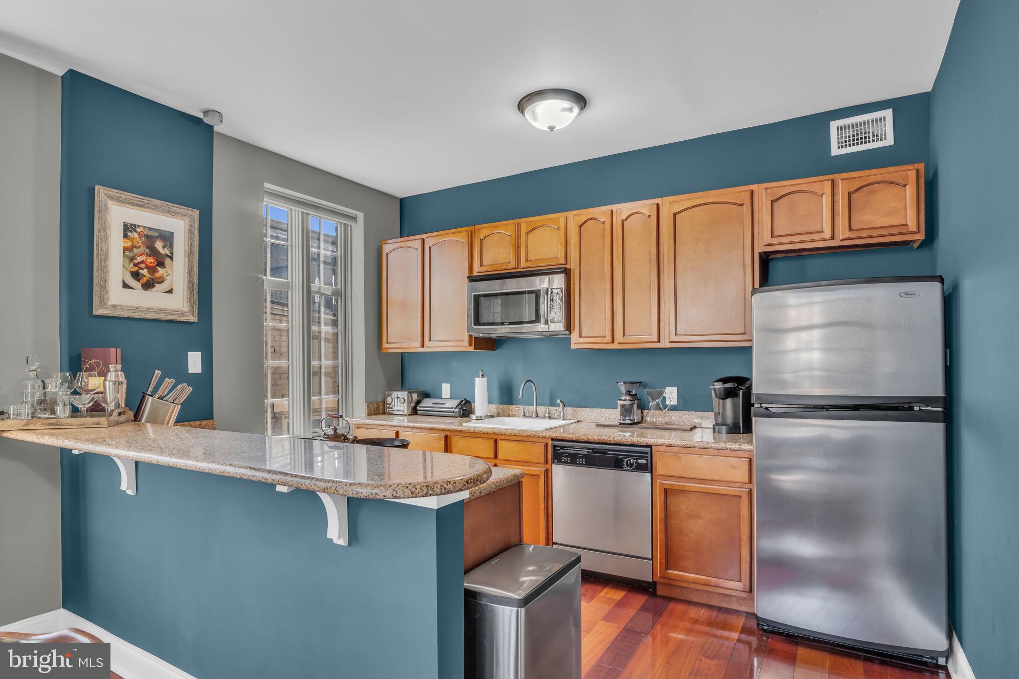 RIVERVIEW MANOR - Residential