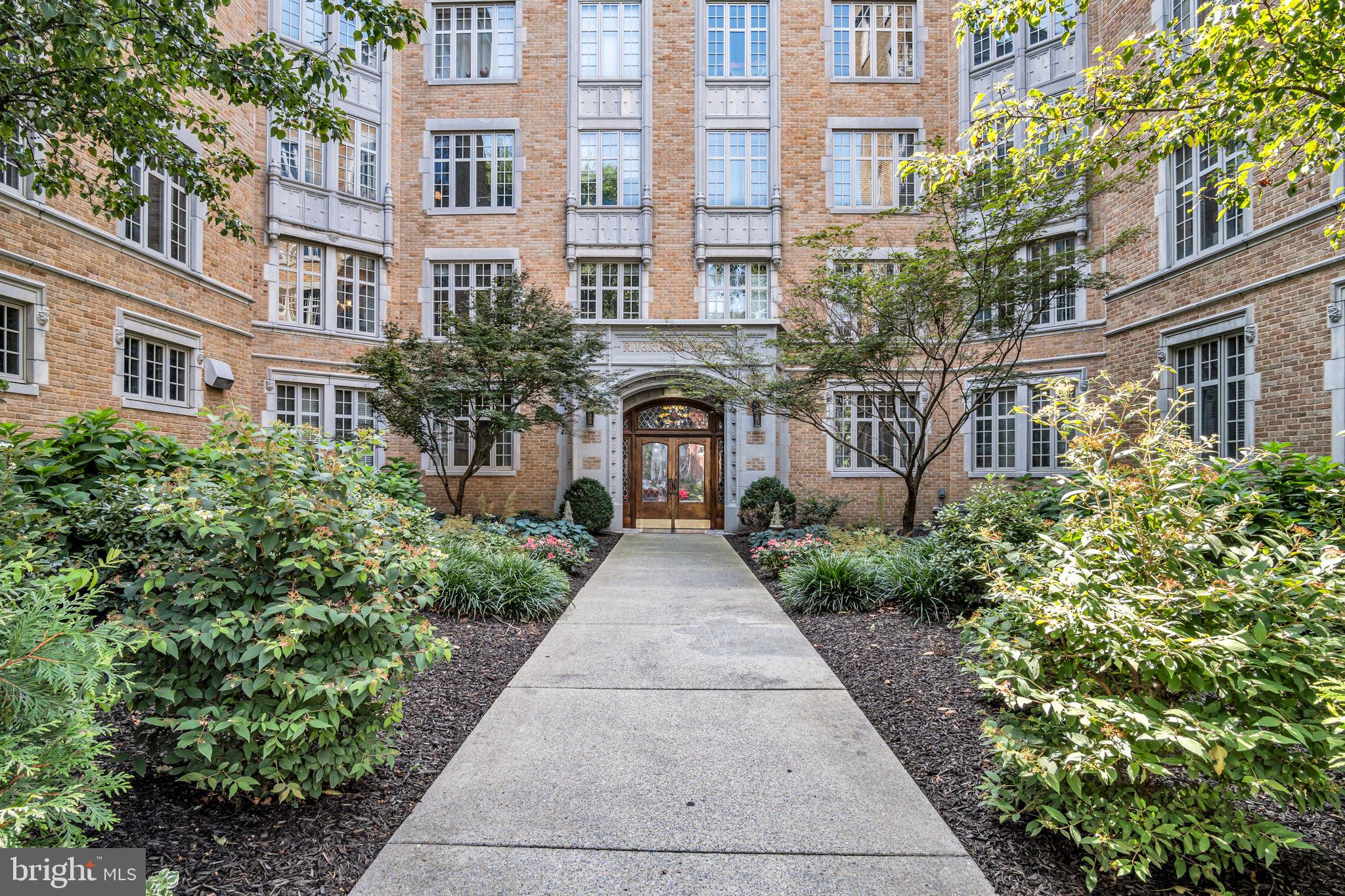 RIVERVIEW MANOR - Residential