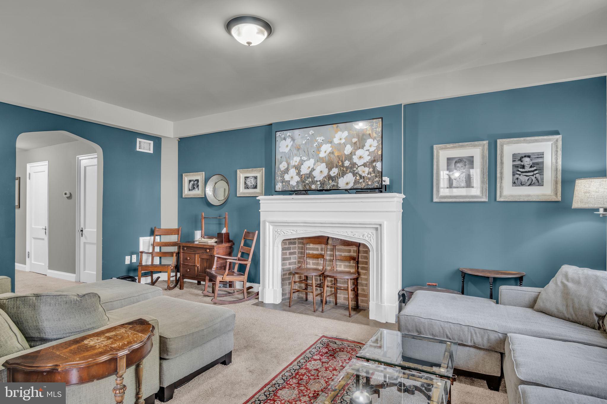 RIVERVIEW MANOR - Residential