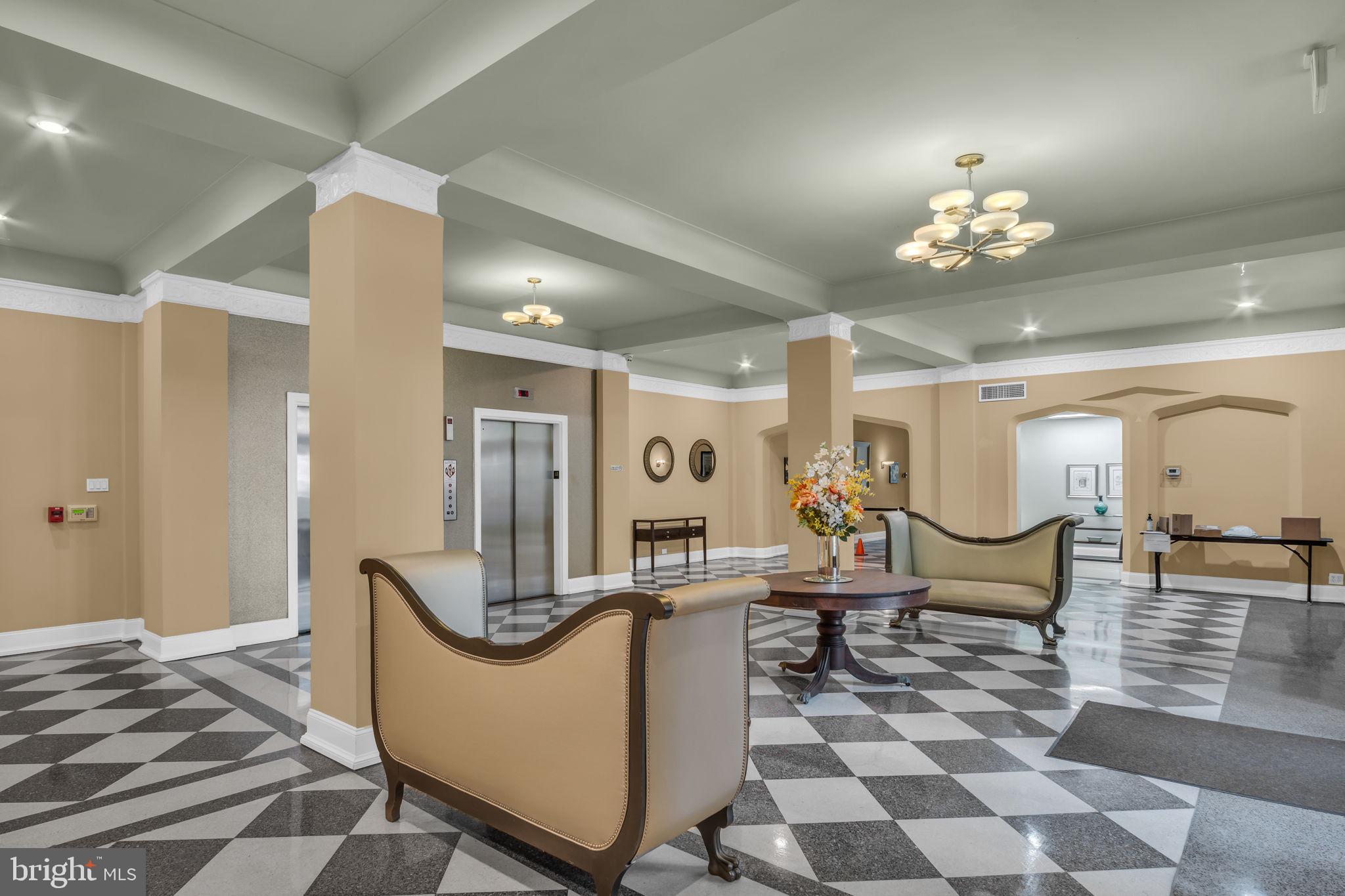 RIVERVIEW MANOR - Residential