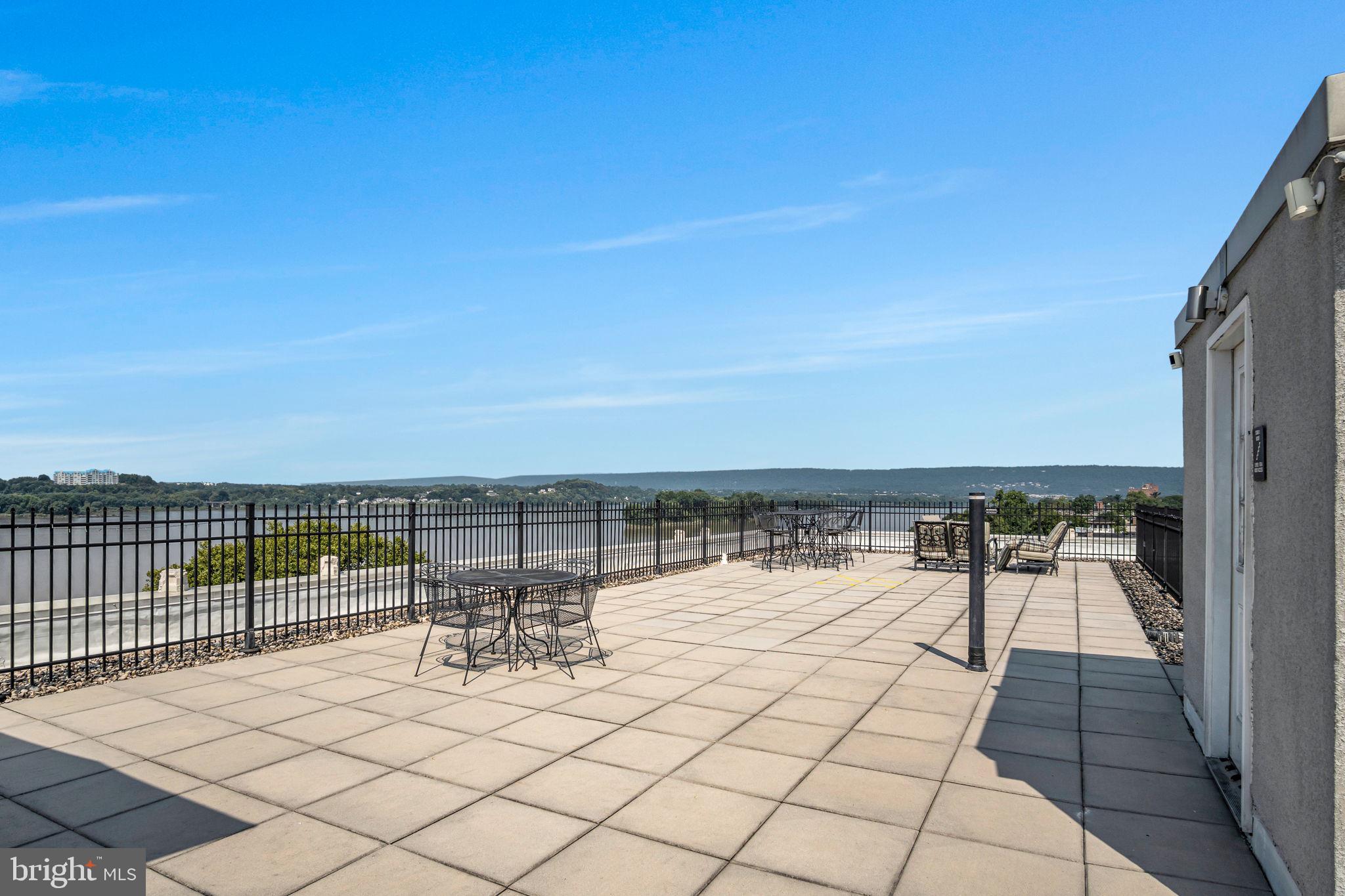 RIVERVIEW MANOR - Residential