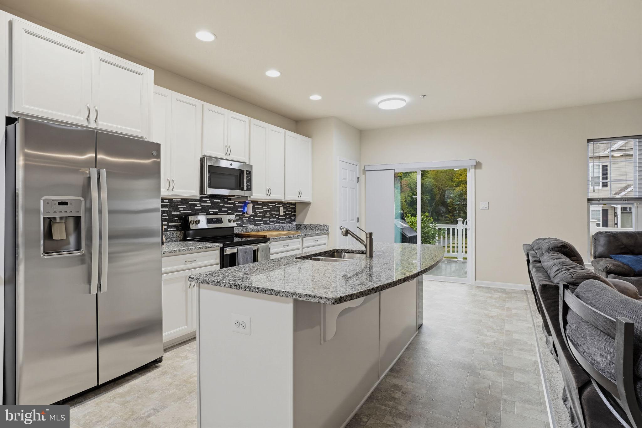 41608 BRIARWOOD CIRCLE
