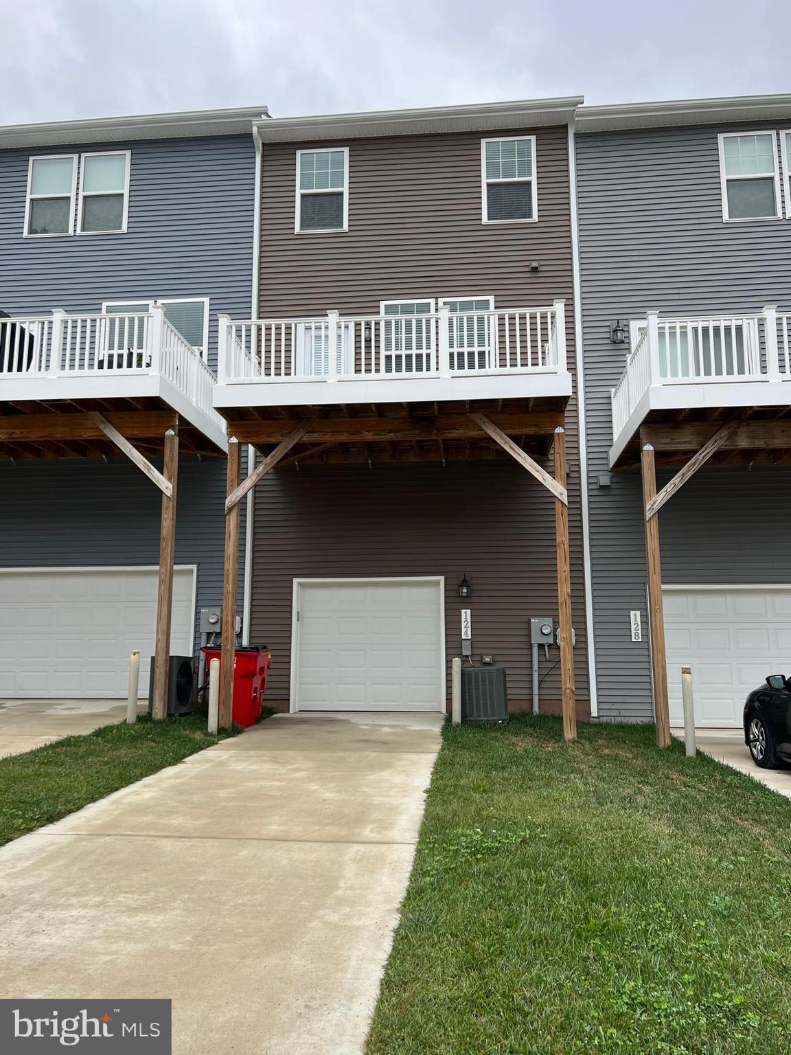 BRIAR RUN - Residential Lease