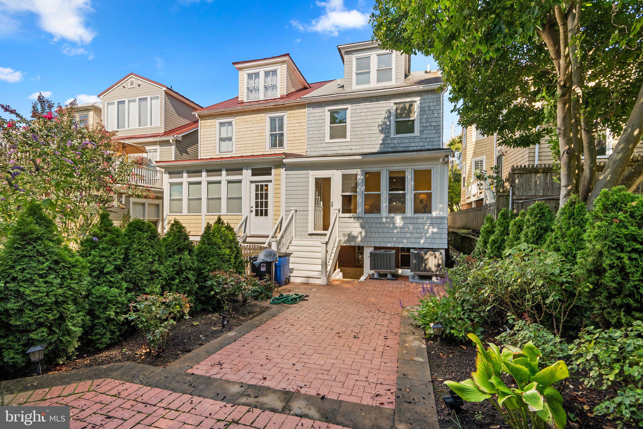 HISTORIC DISTRICT - Residential