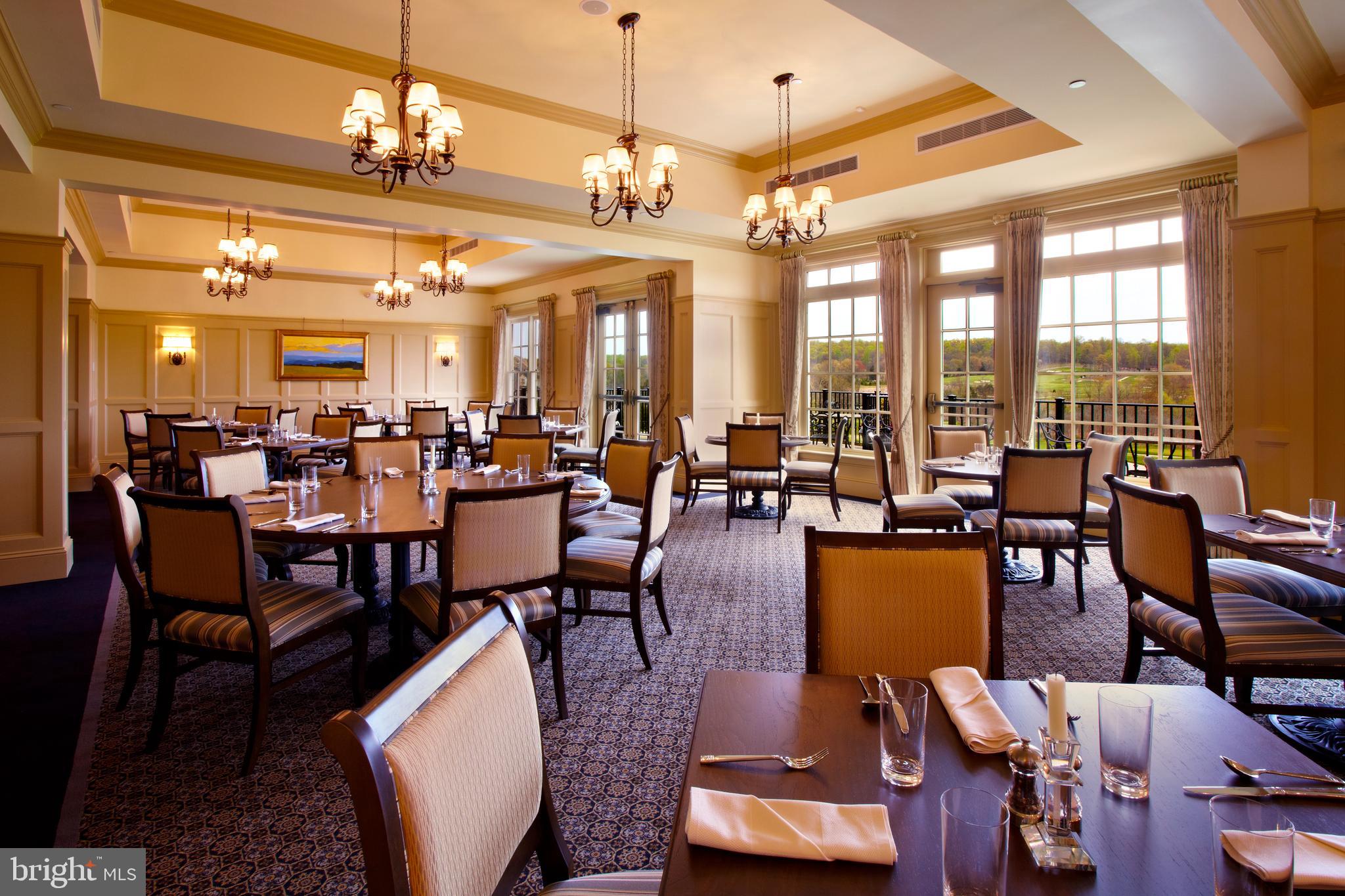 CREIGHTON FARMS - Residential