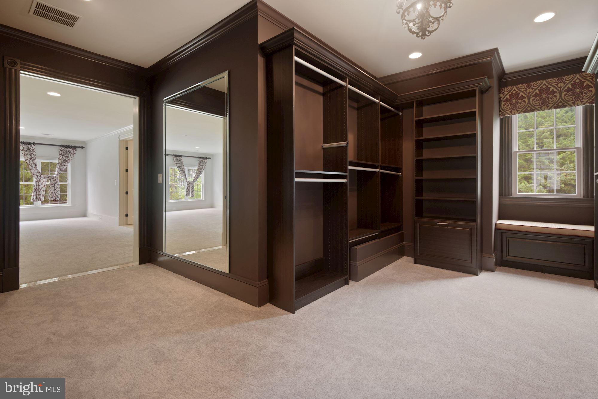 CREIGHTON FARMS - Residential