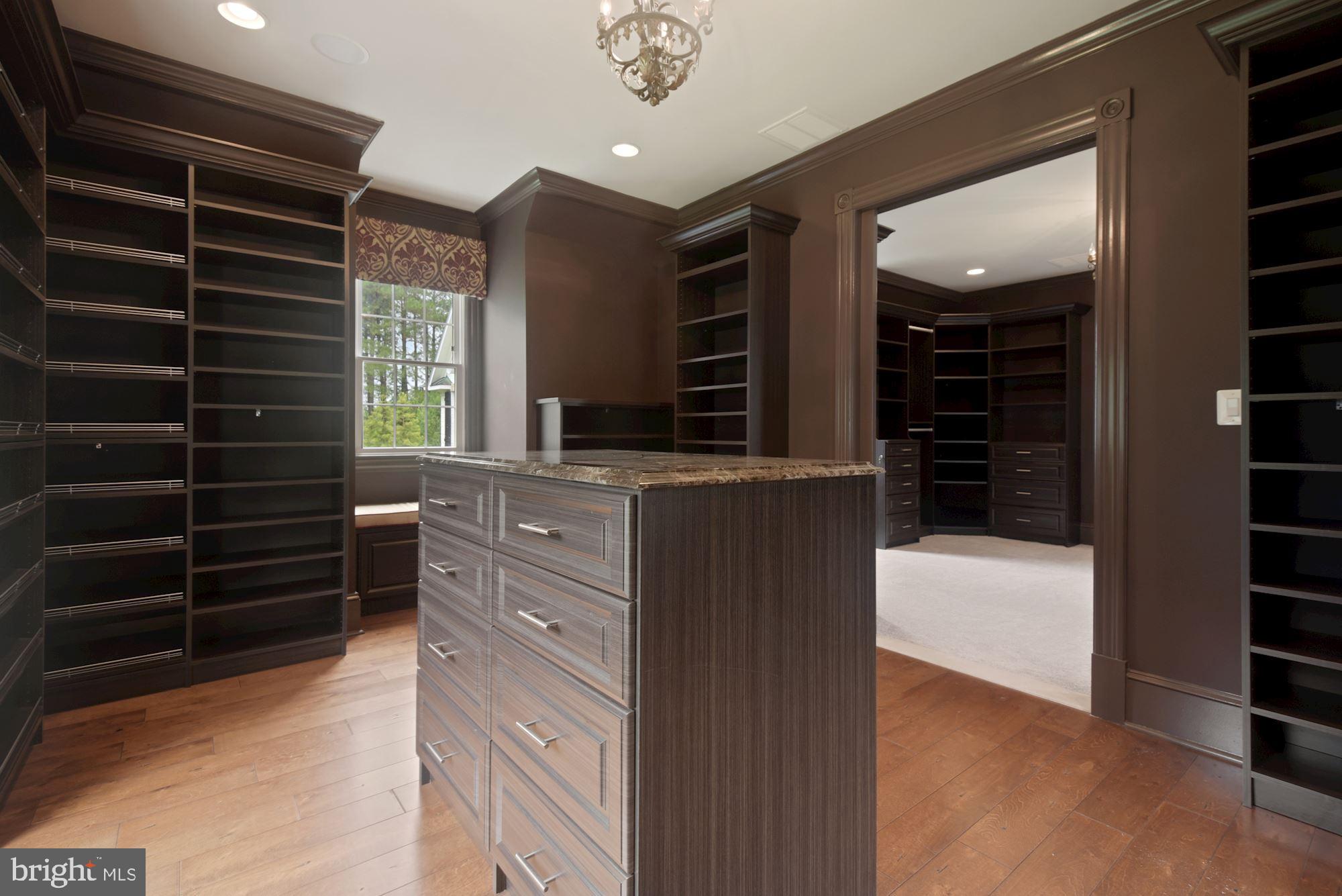 CREIGHTON FARMS - Residential