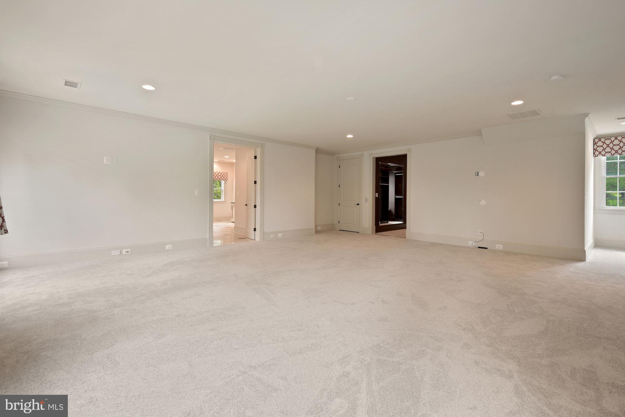 CREIGHTON FARMS - Residential