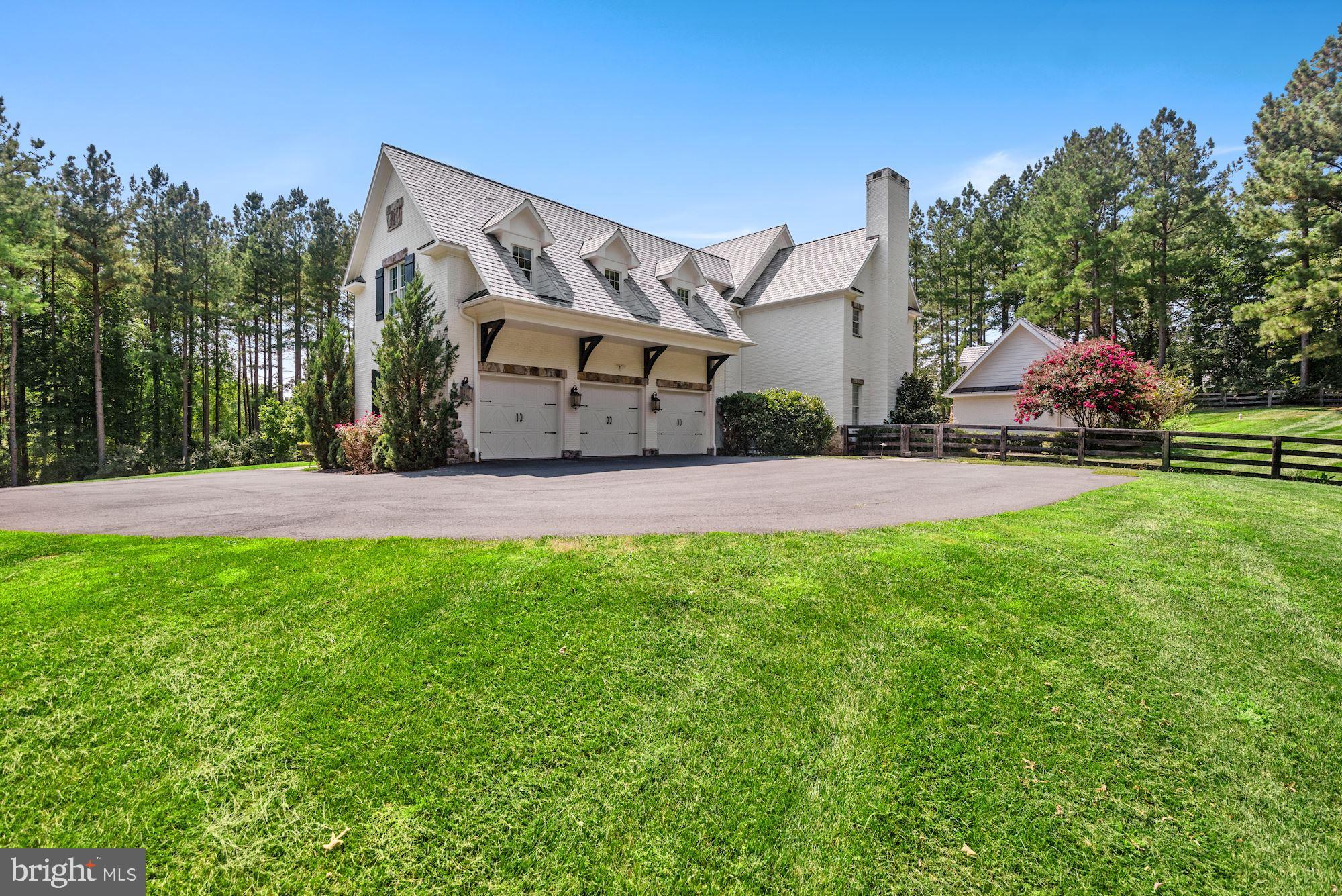 CREIGHTON FARMS - Residential