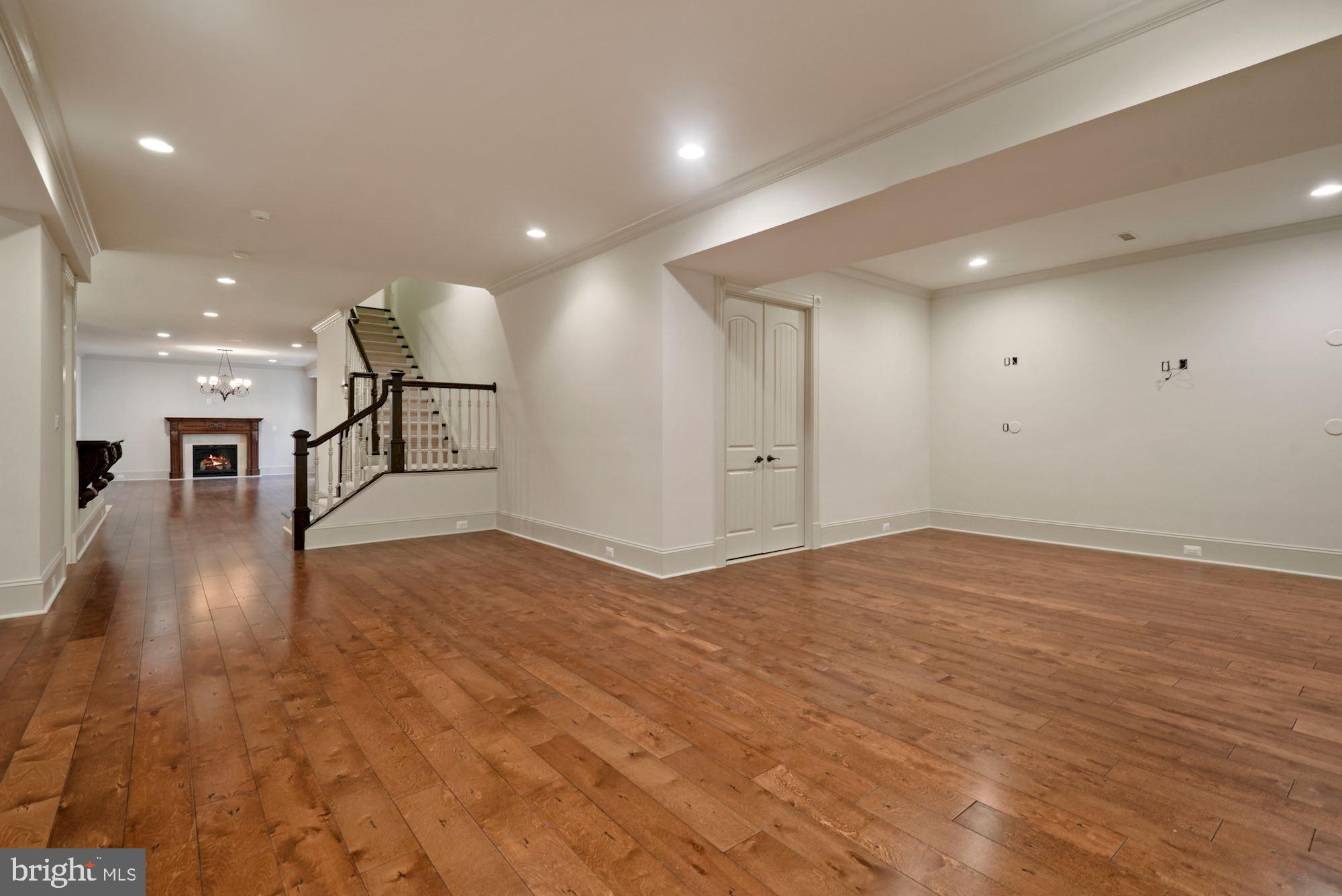 CREIGHTON FARMS - Residential