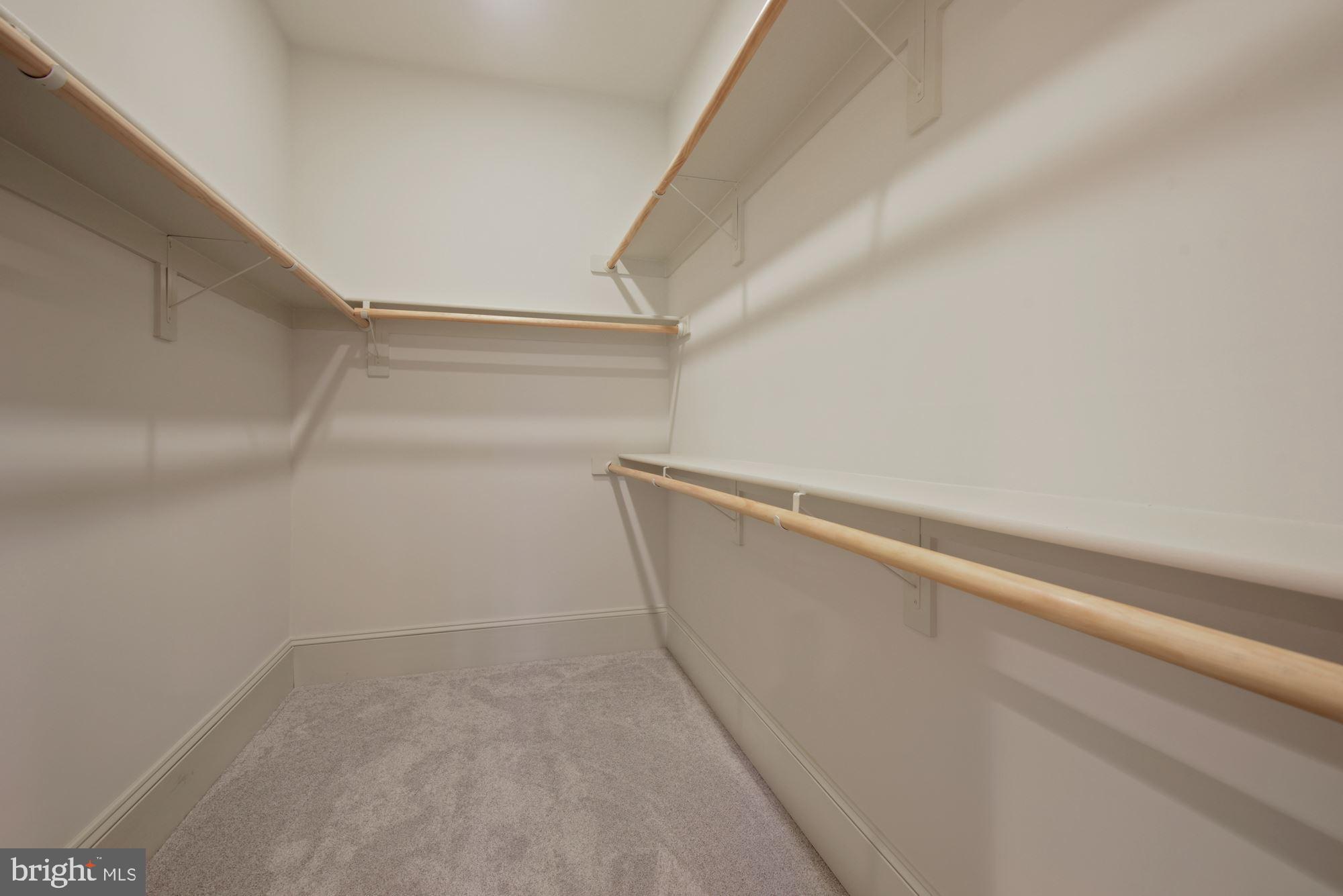 CREIGHTON FARMS - Residential