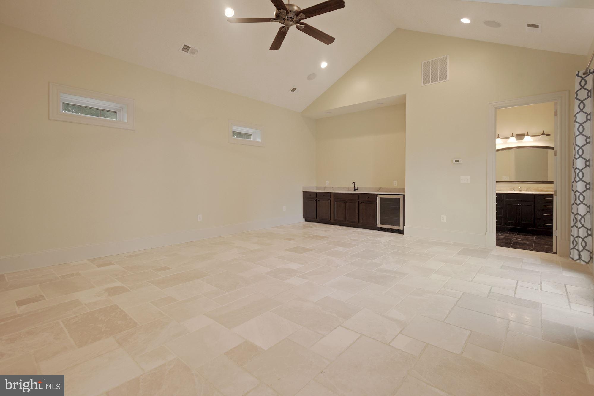 CREIGHTON FARMS - Residential