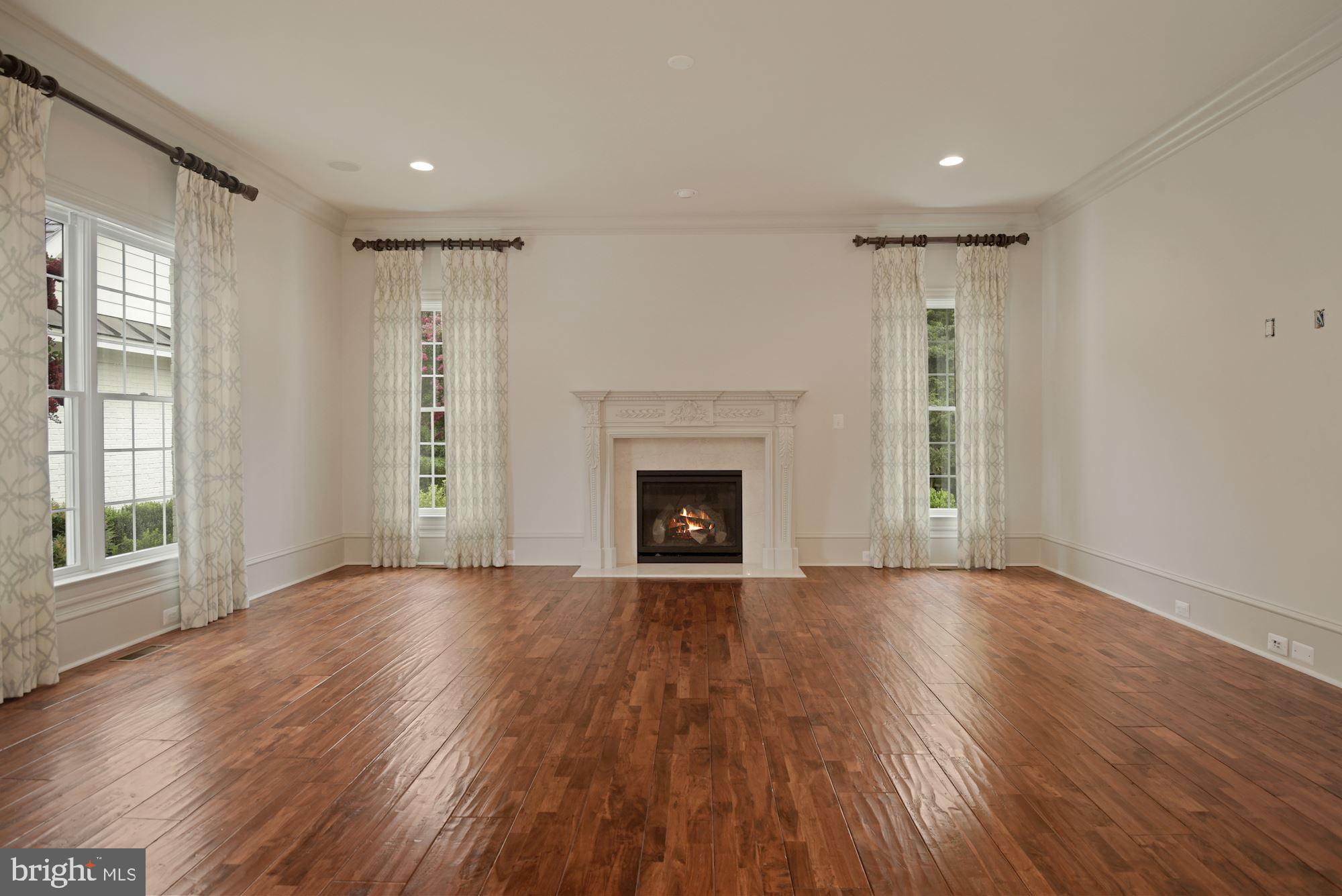 CREIGHTON FARMS - Residential