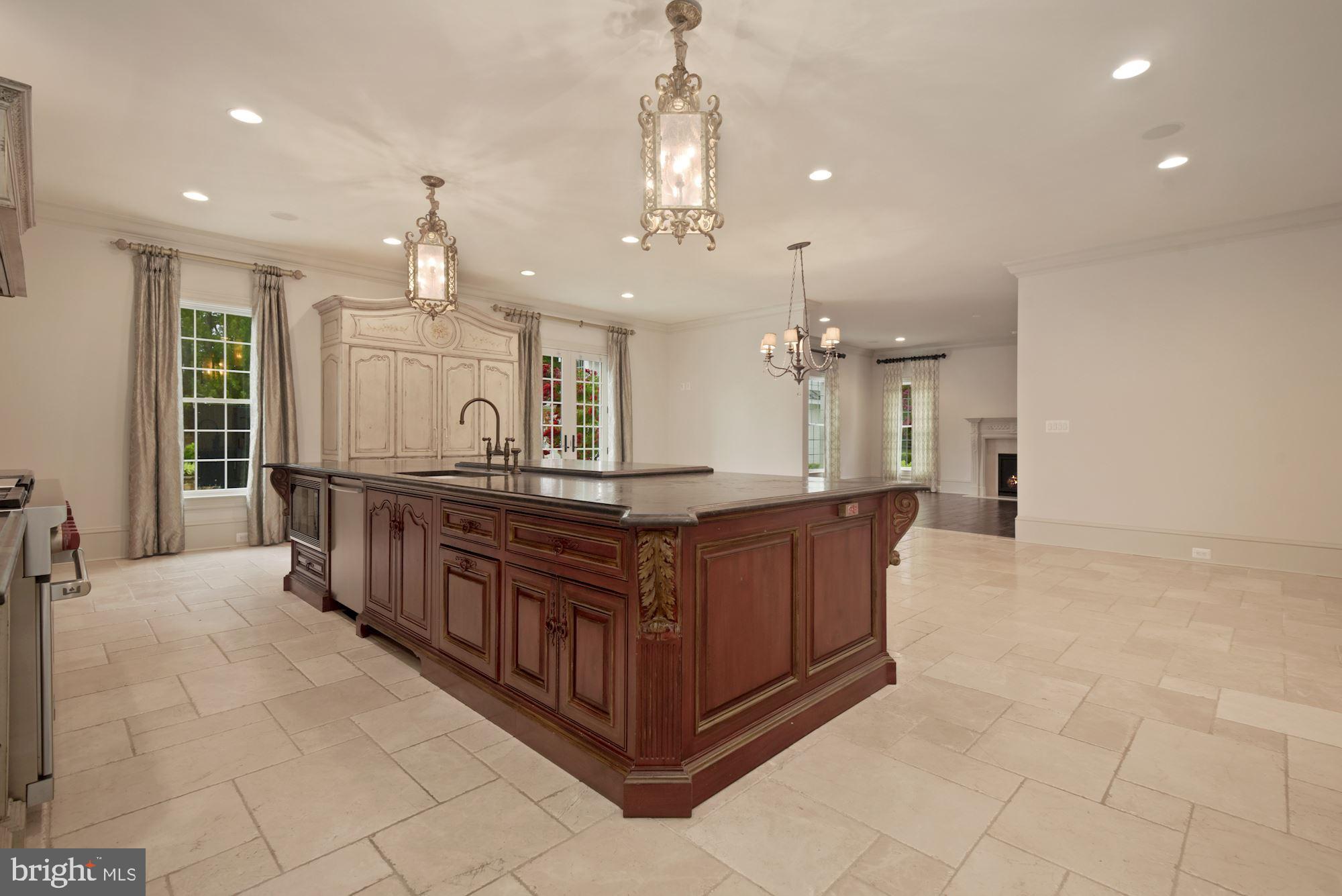 CREIGHTON FARMS - Residential