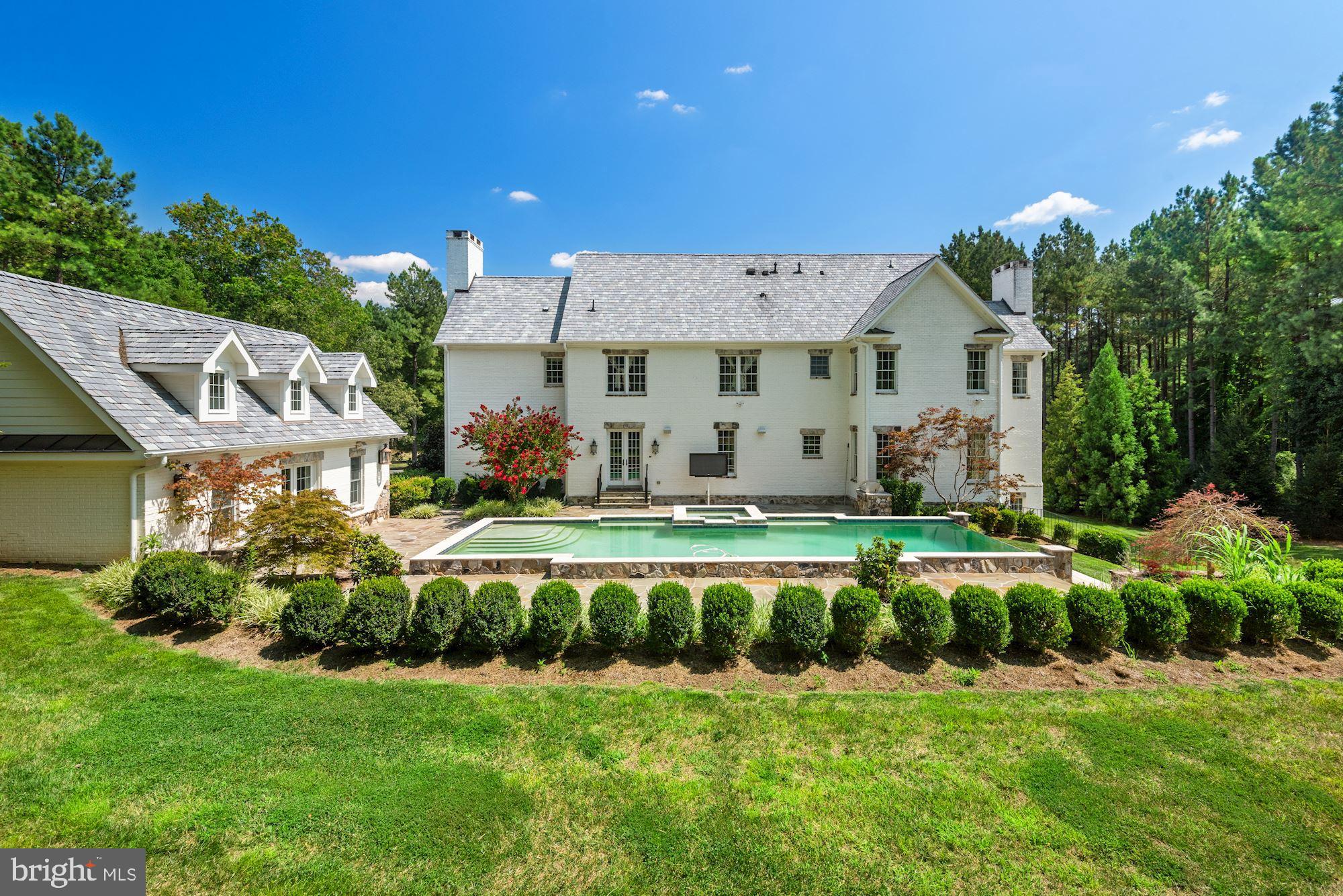 CREIGHTON FARMS - Residential