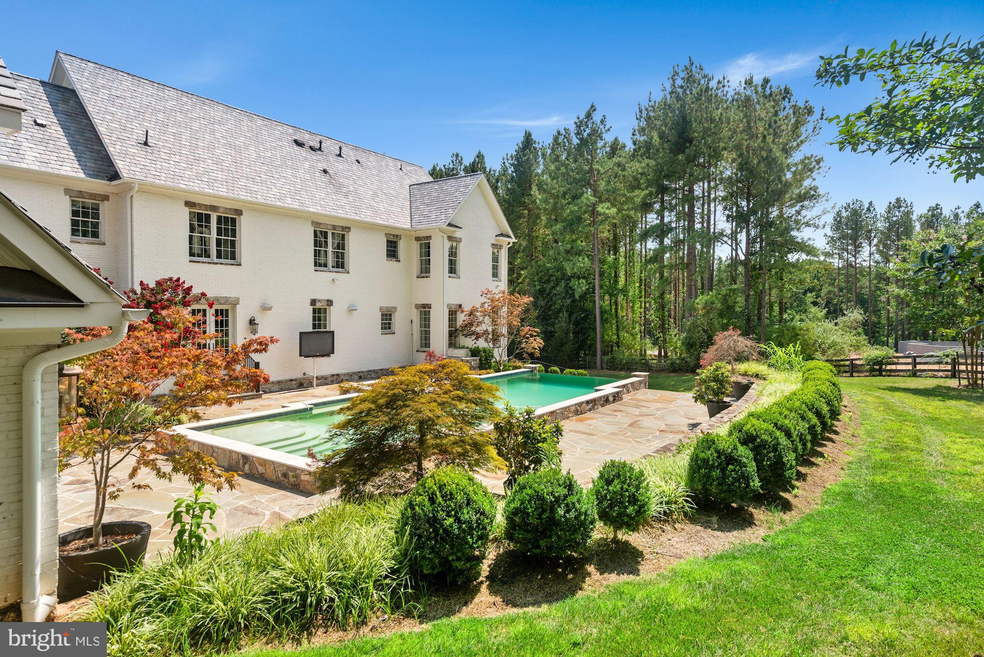 CREIGHTON FARMS - Residential