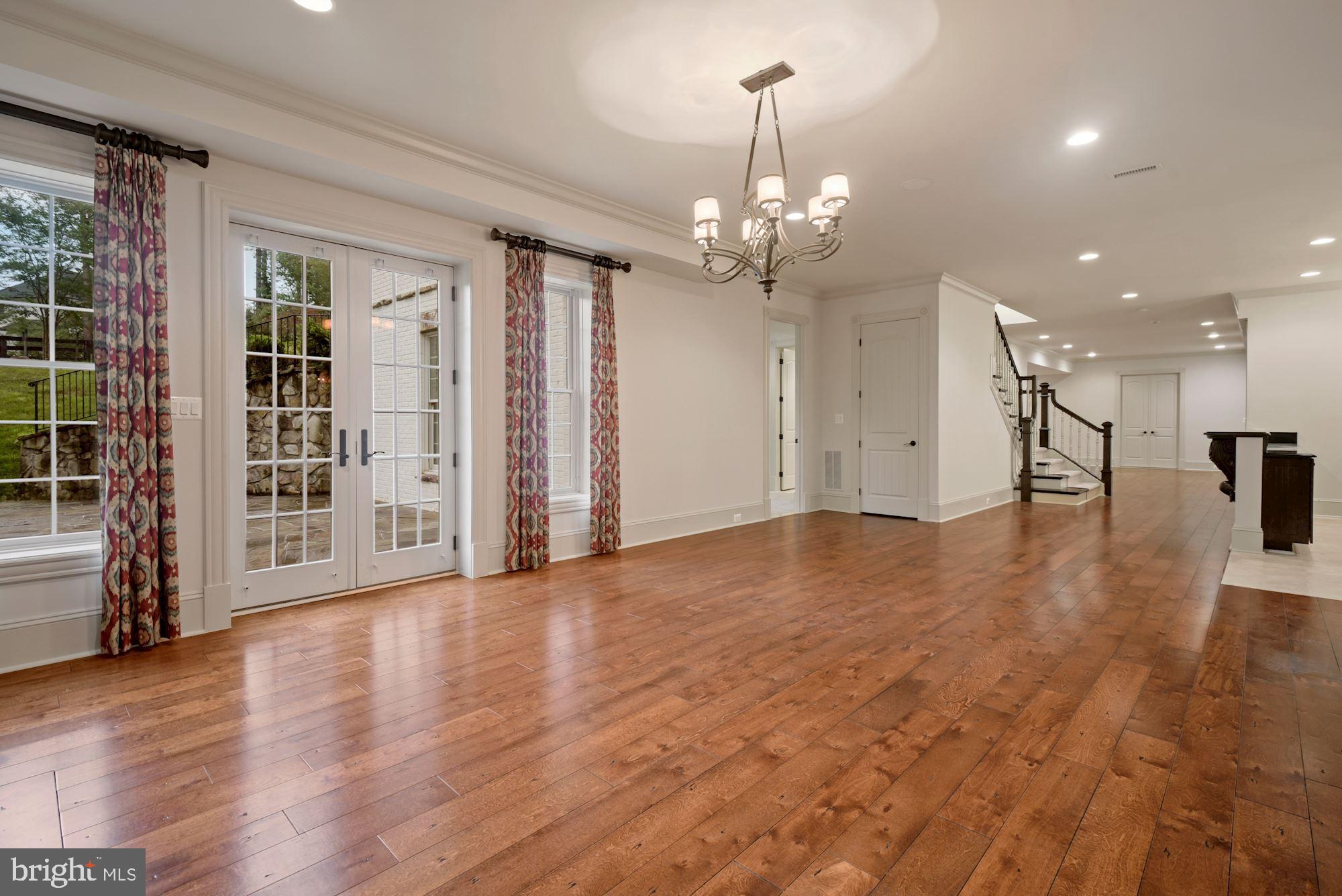 CREIGHTON FARMS - Residential