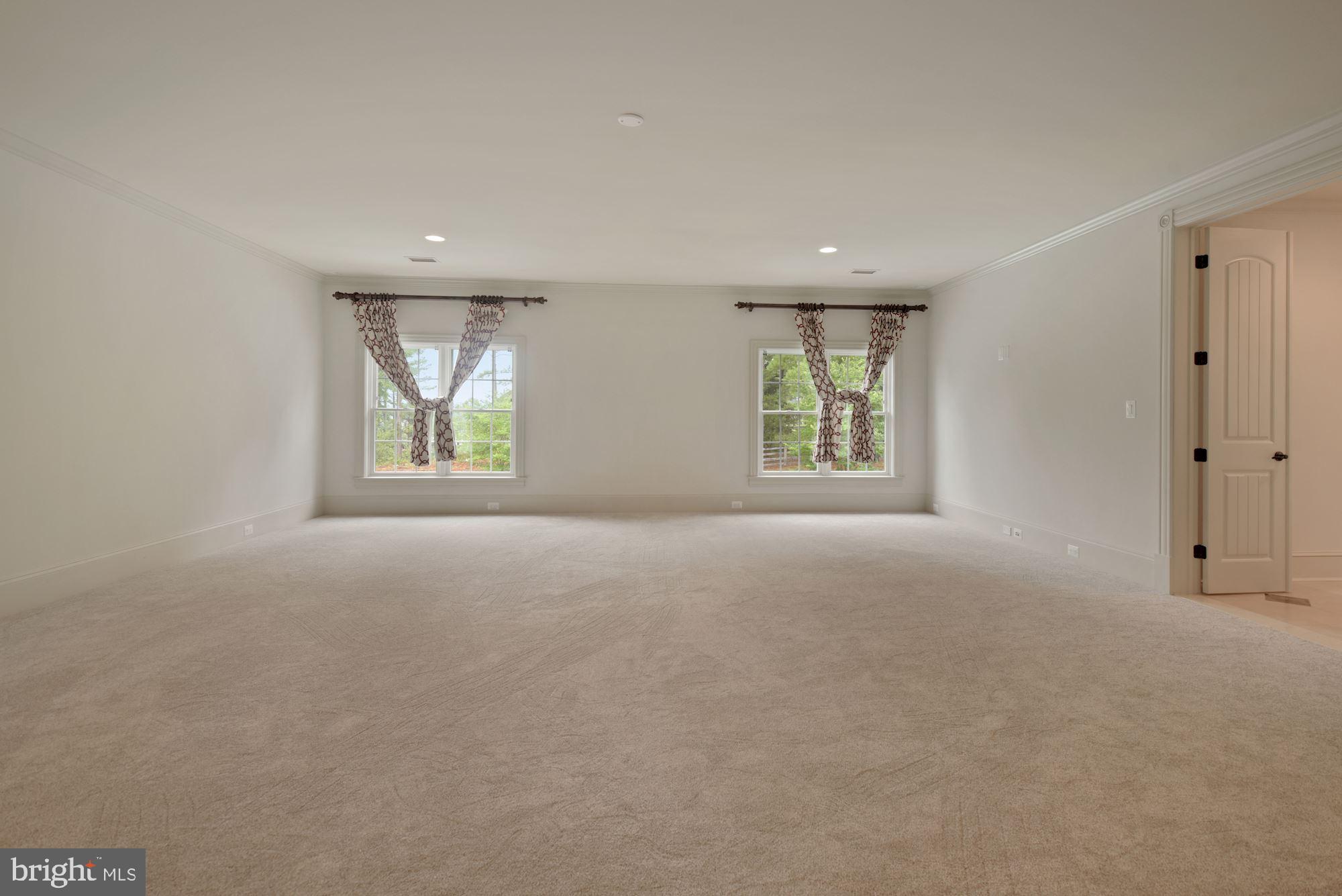 CREIGHTON FARMS - Residential