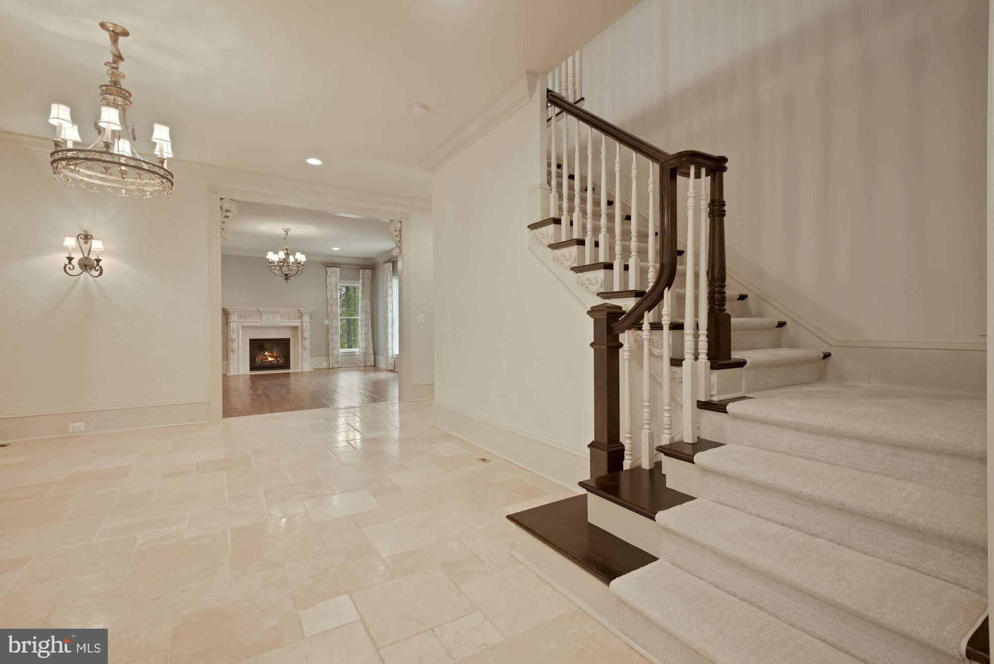 CREIGHTON FARMS - Residential