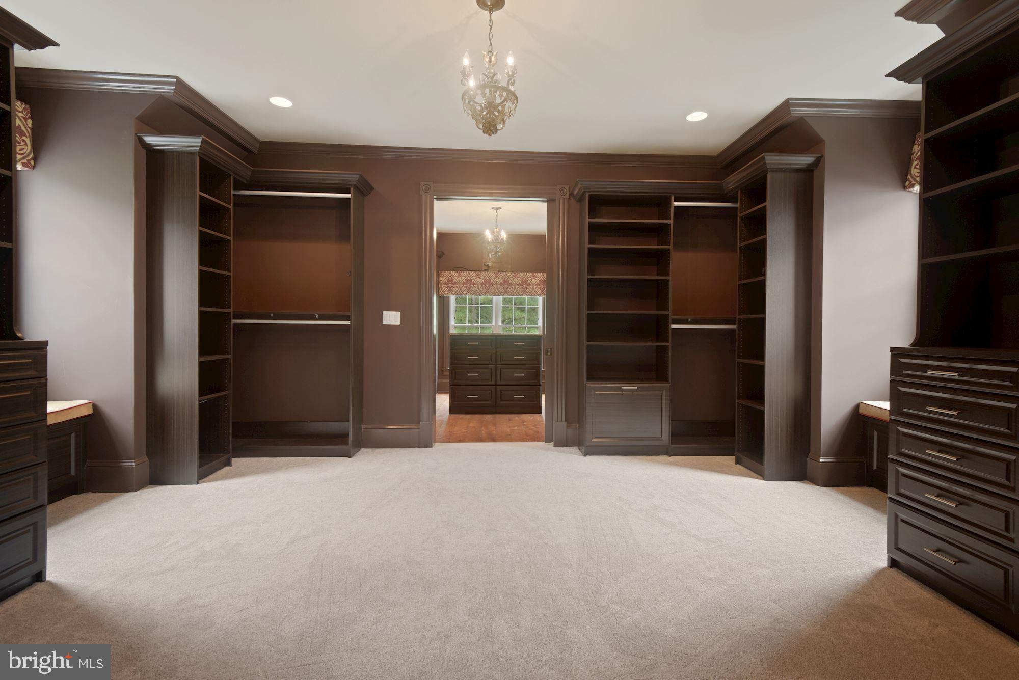 CREIGHTON FARMS - Residential