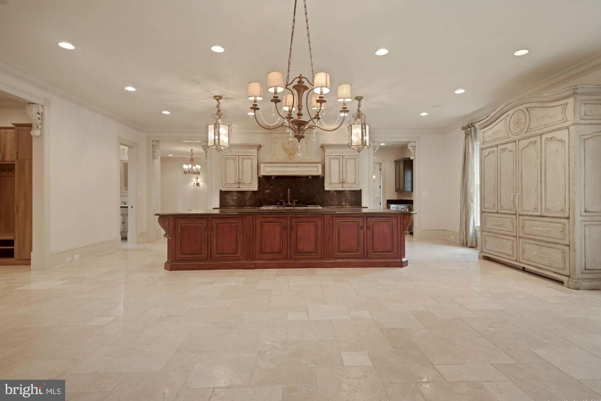 CREIGHTON FARMS - Residential