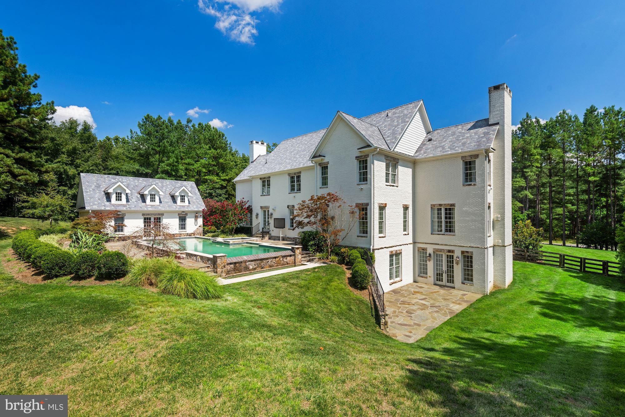 CREIGHTON FARMS - Residential