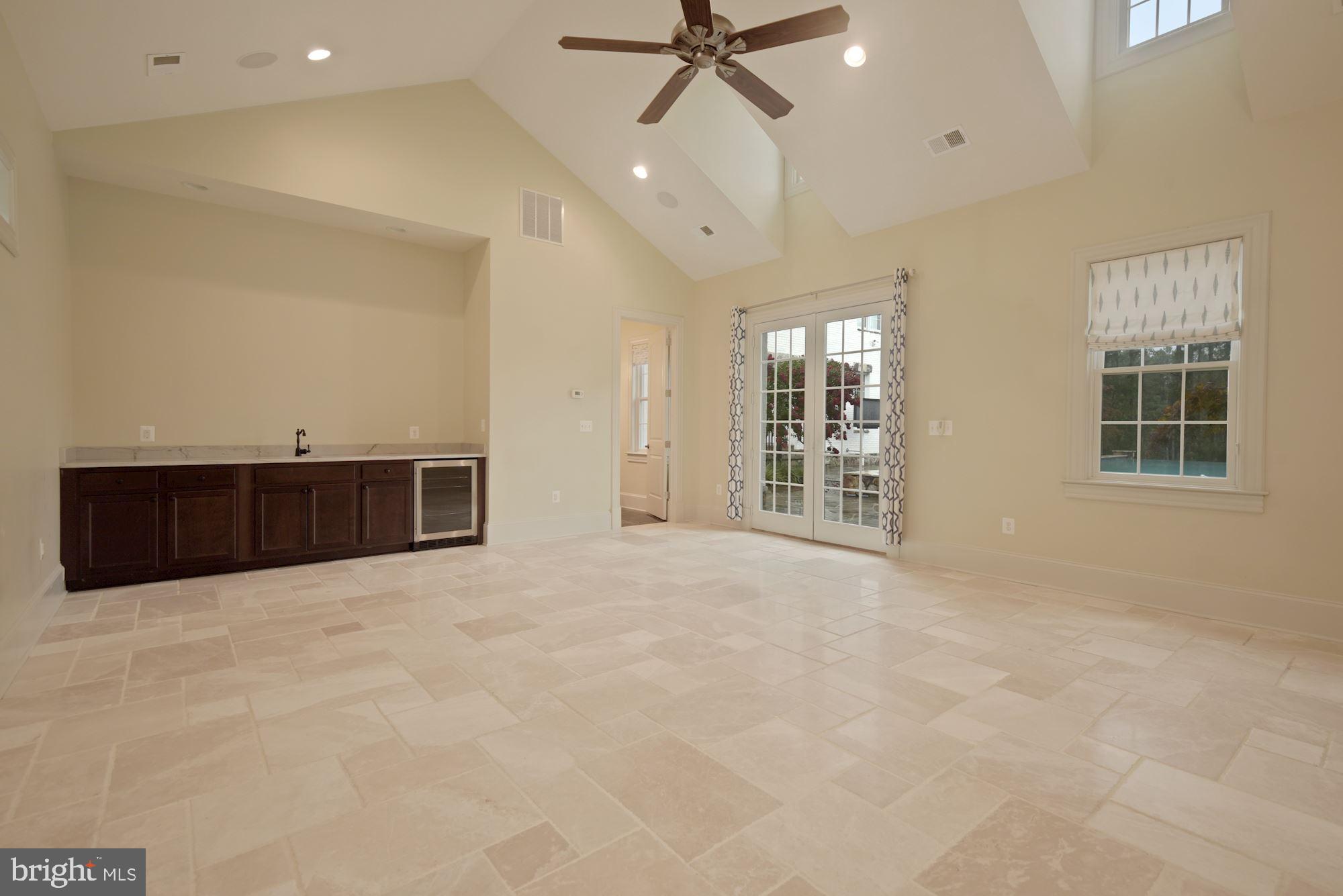 CREIGHTON FARMS - Residential