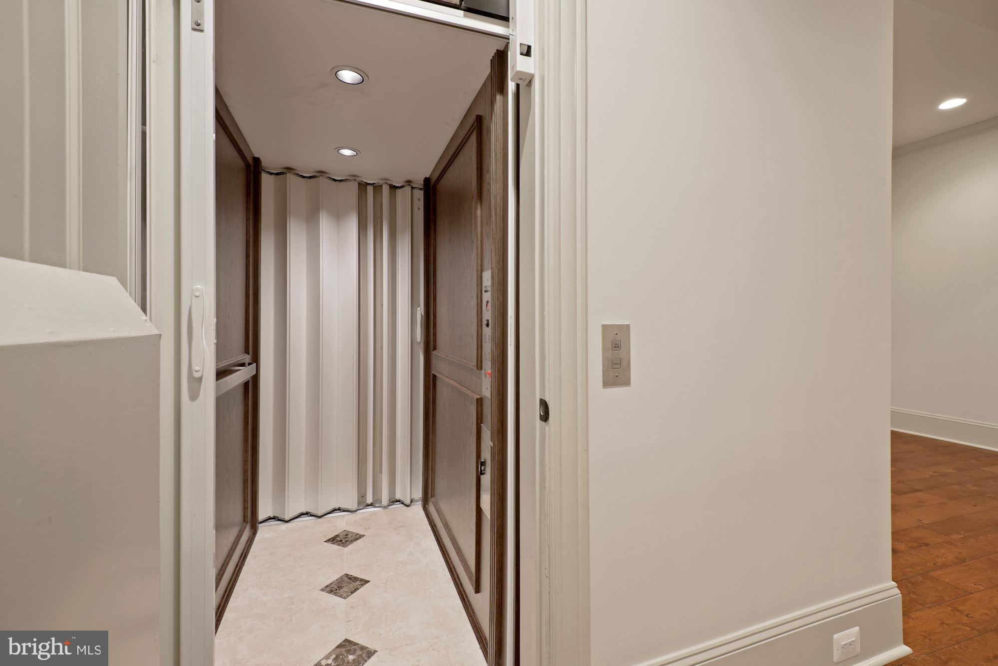 CREIGHTON FARMS - Residential