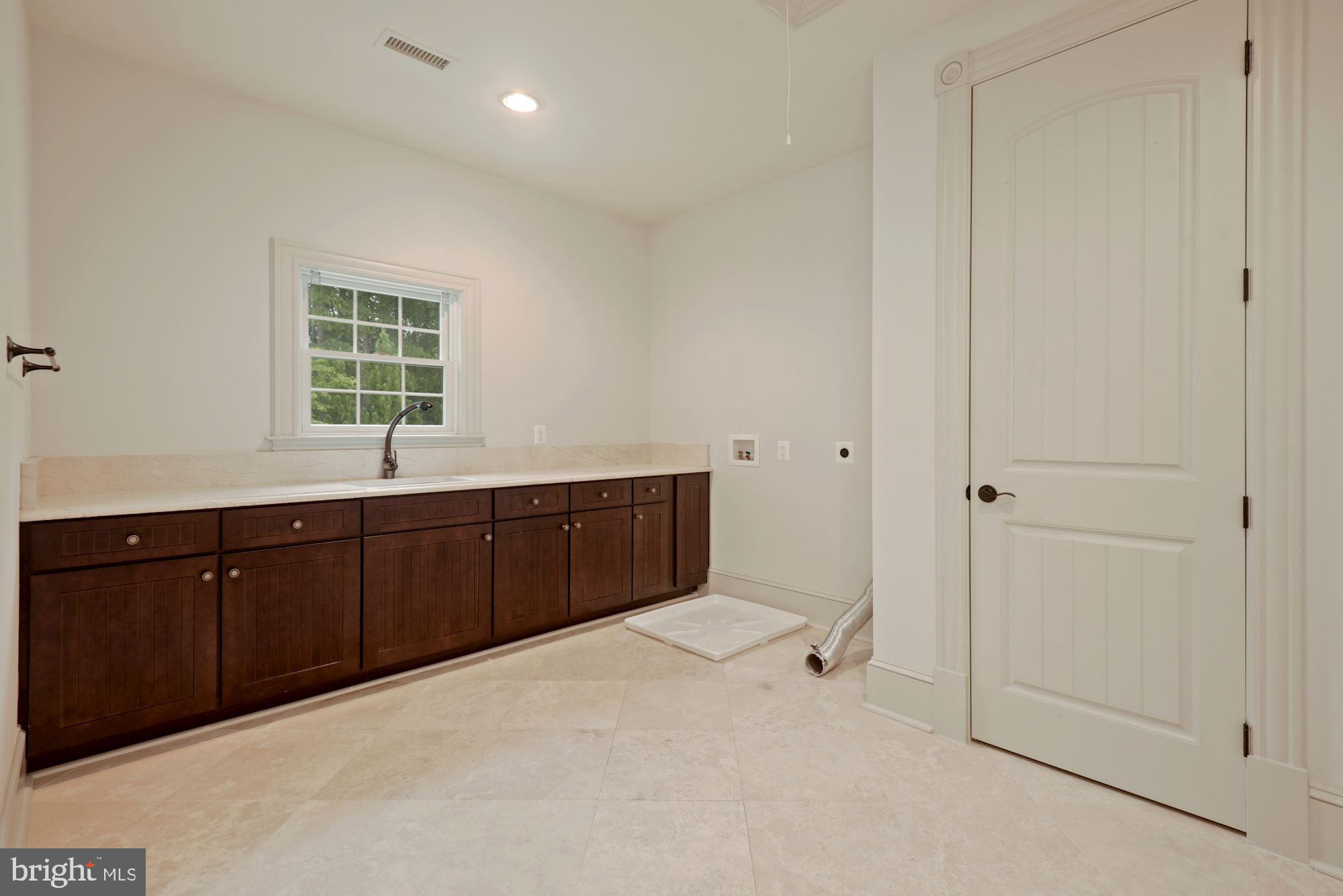 CREIGHTON FARMS - Residential