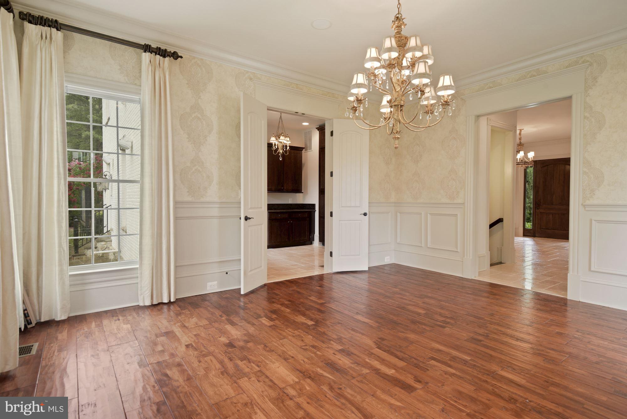 CREIGHTON FARMS - Residential