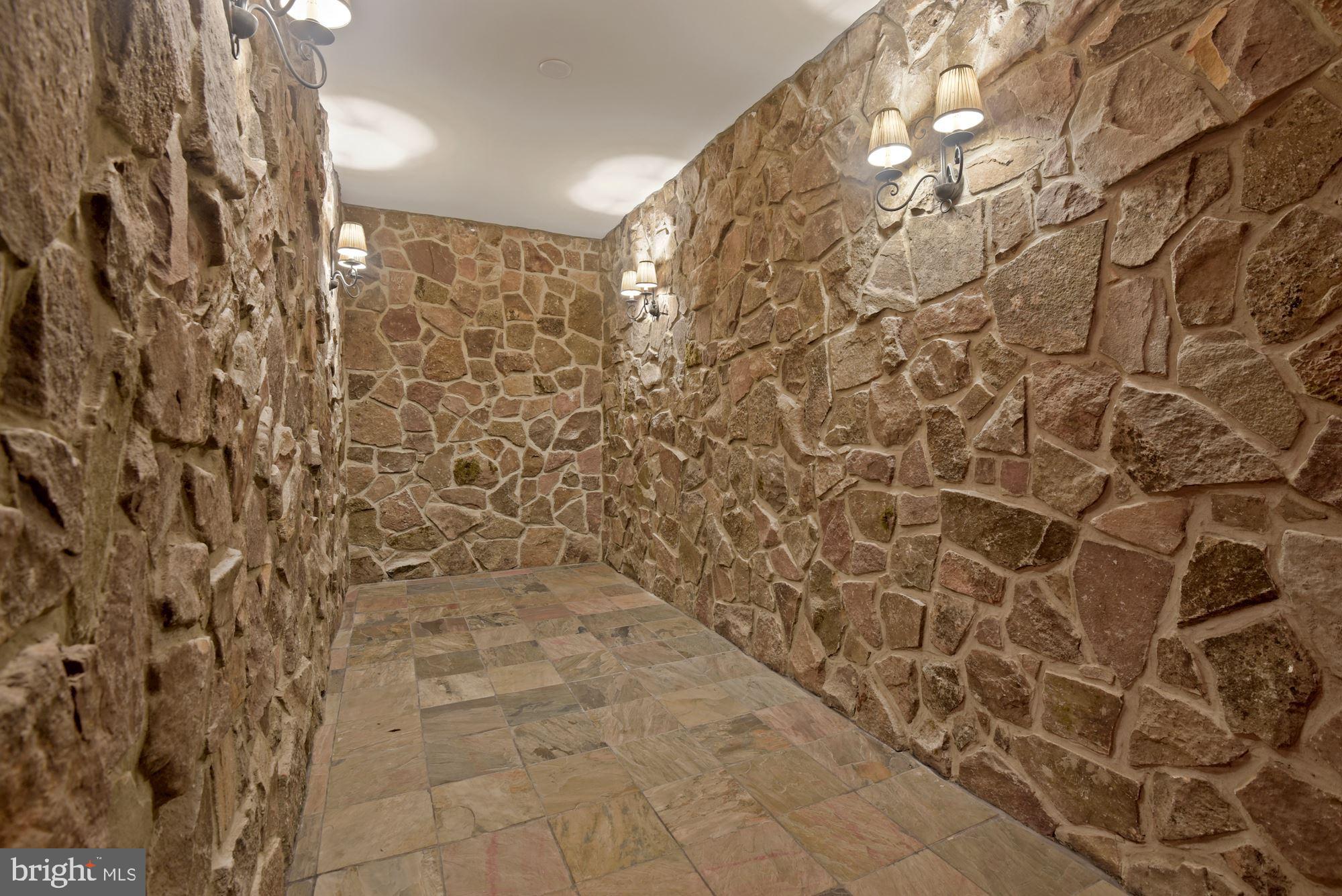 CREIGHTON FARMS - Residential