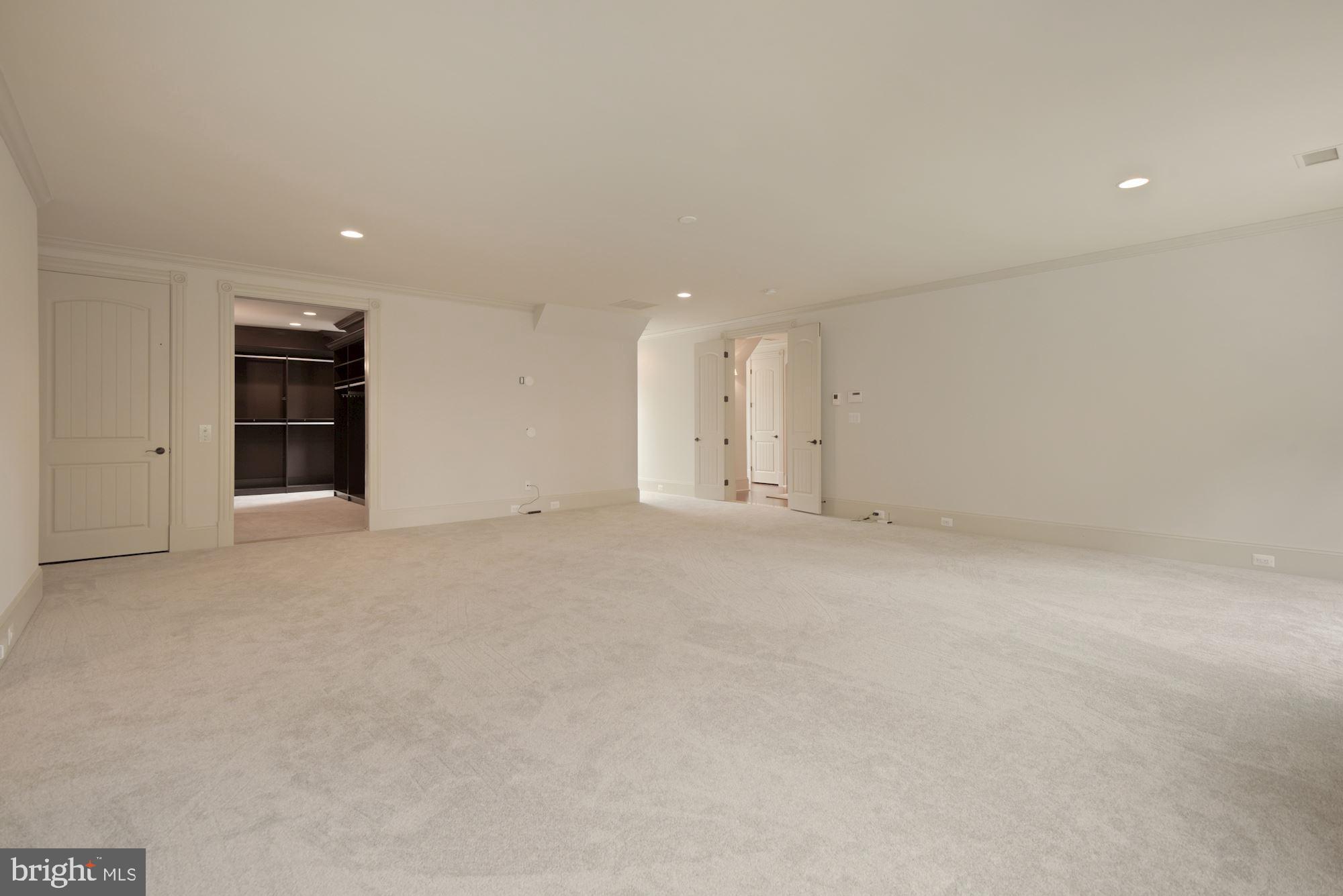 CREIGHTON FARMS - Residential