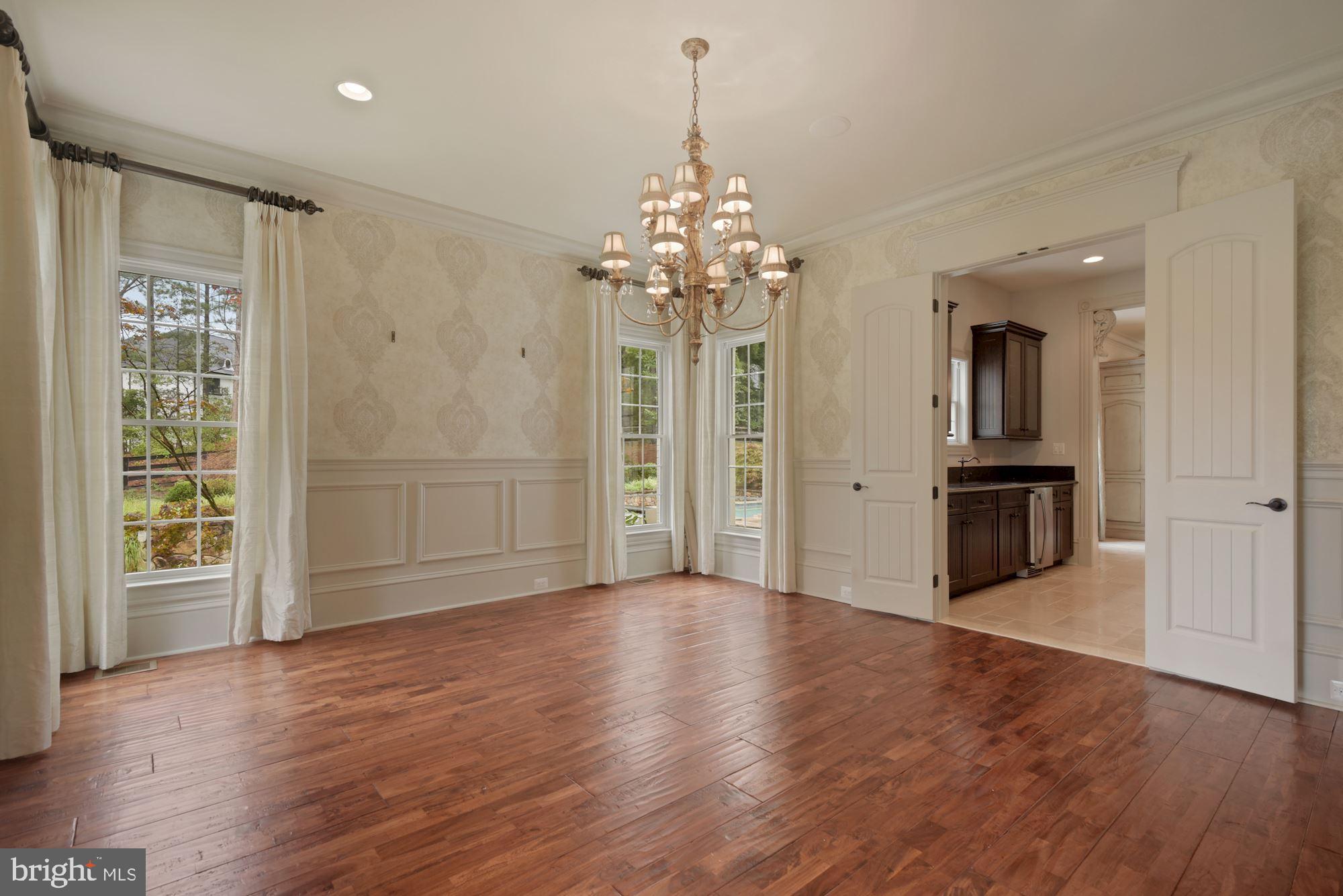 CREIGHTON FARMS - Residential