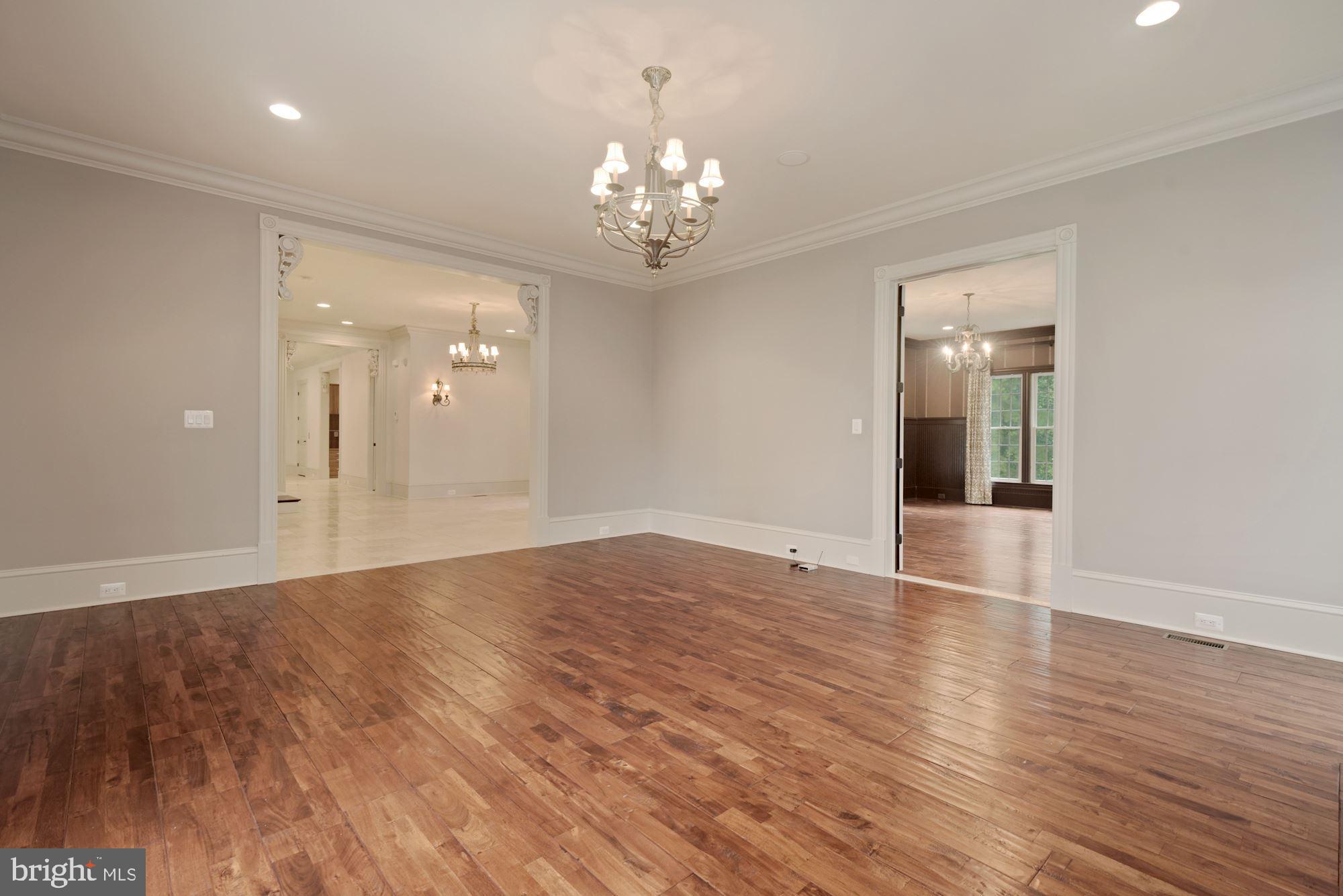 CREIGHTON FARMS - Residential