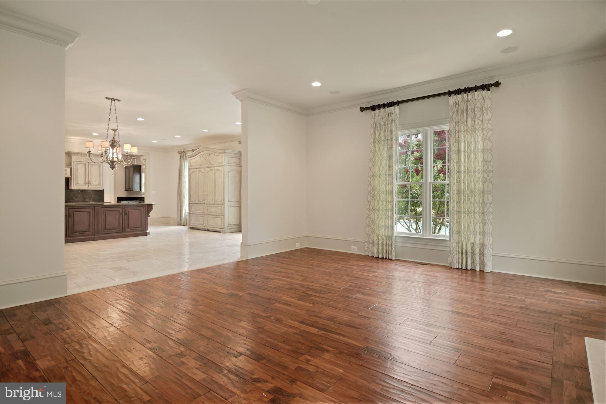 CREIGHTON FARMS - Residential