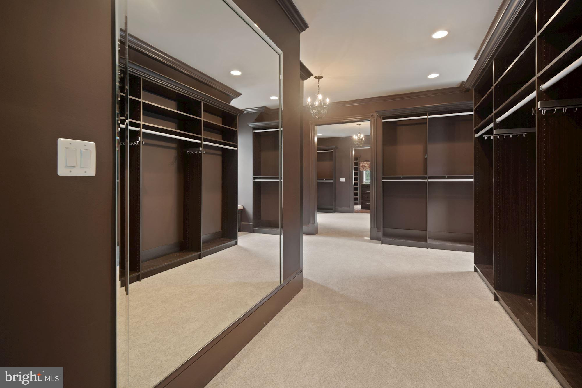 CREIGHTON FARMS - Residential