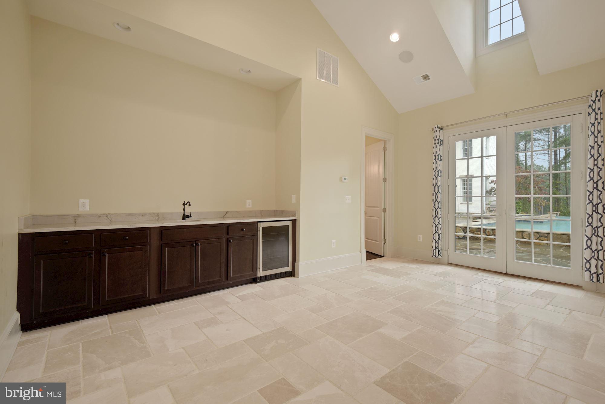 CREIGHTON FARMS - Residential