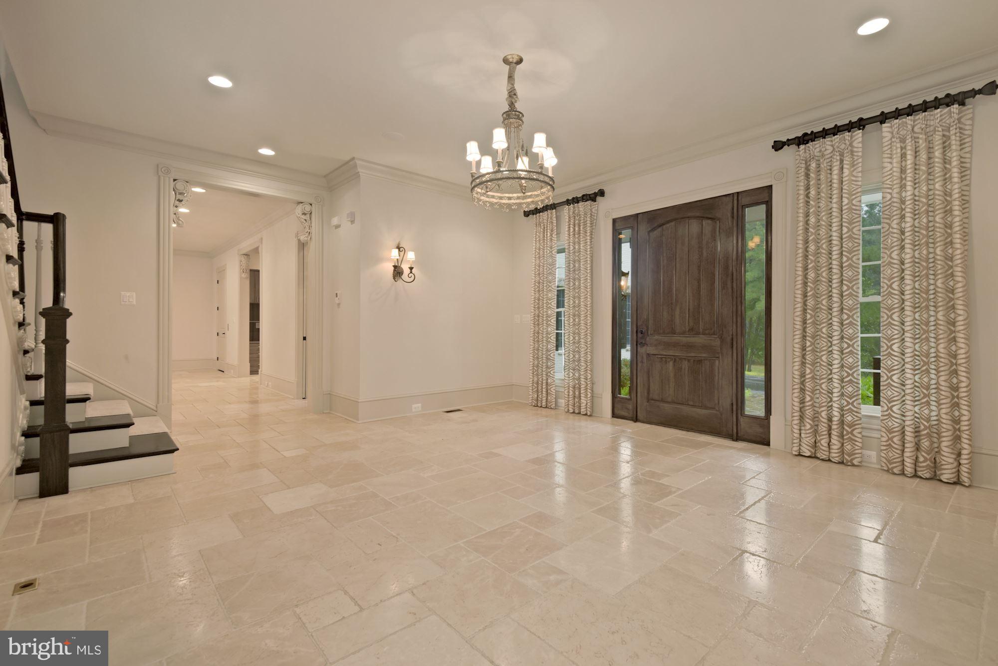 CREIGHTON FARMS - Residential