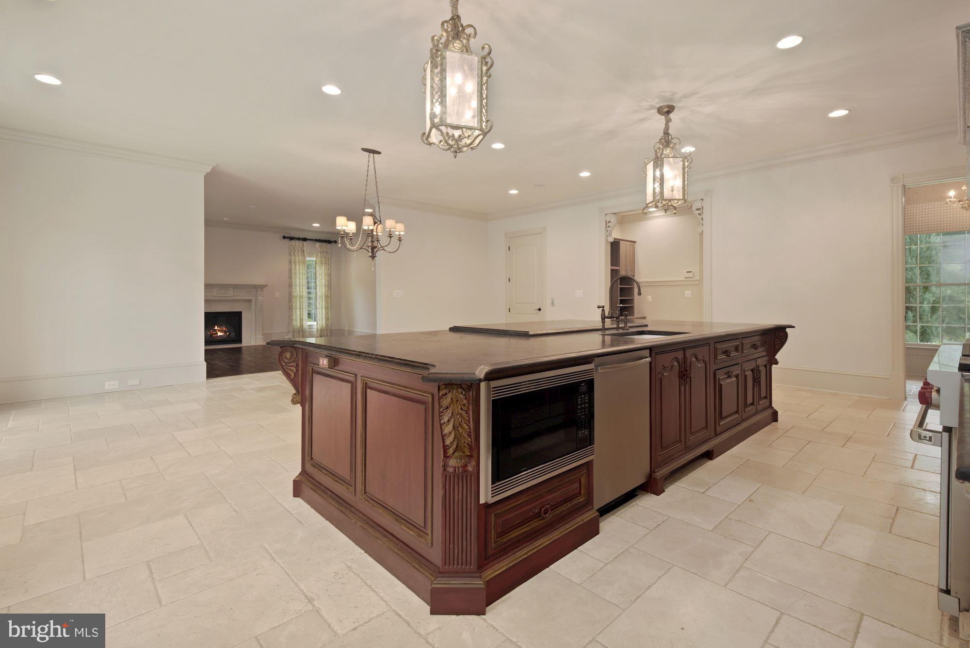 CREIGHTON FARMS - Residential