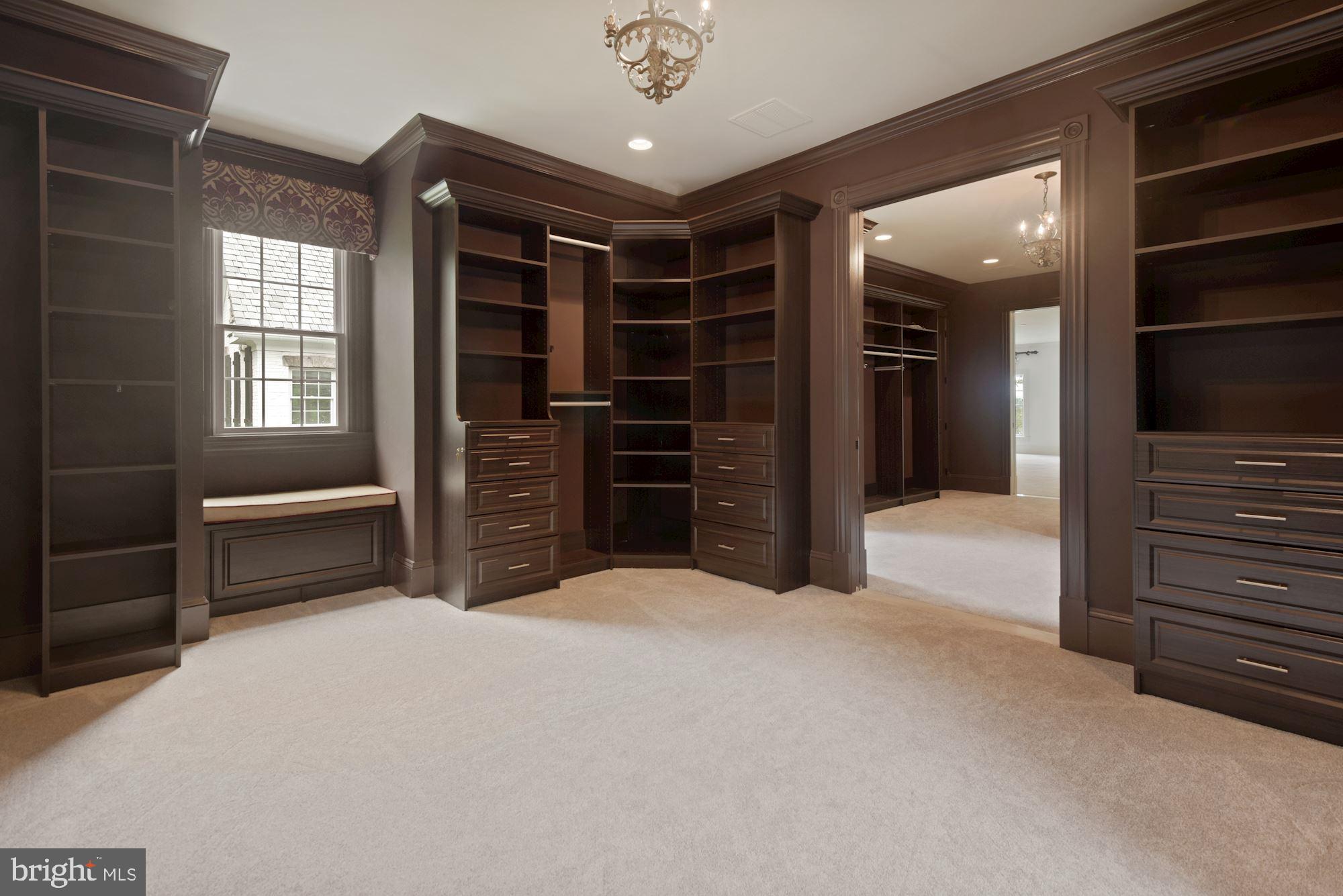 CREIGHTON FARMS - Residential